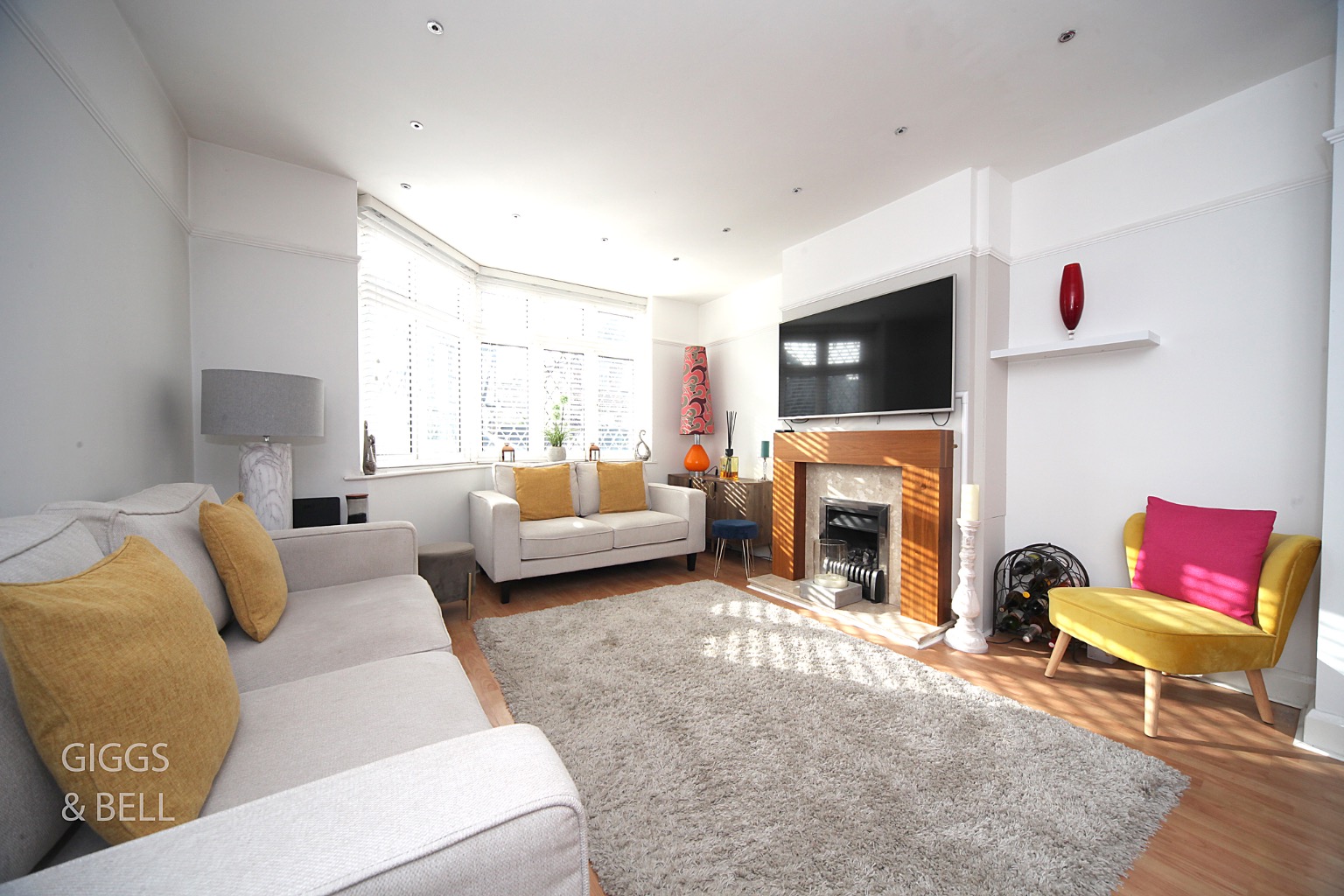 3 bed semi-detached house for sale in Rosslyn Crescent, Luton  - Property Image 5