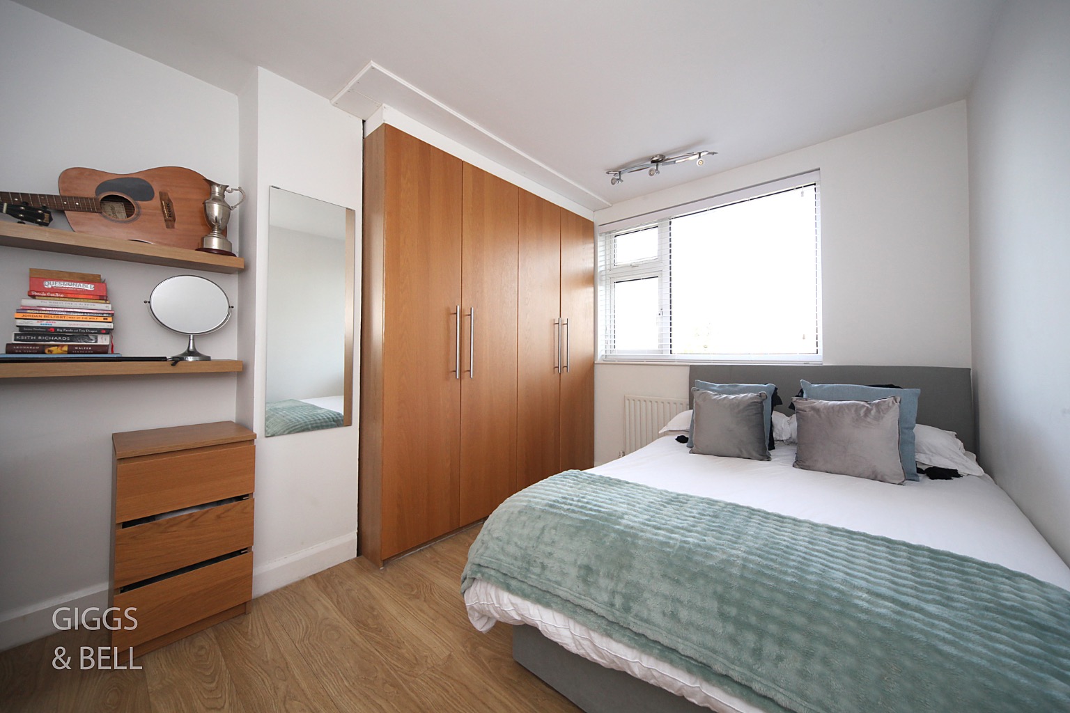 3 bed semi-detached house for sale in Rosslyn Crescent, Luton 18