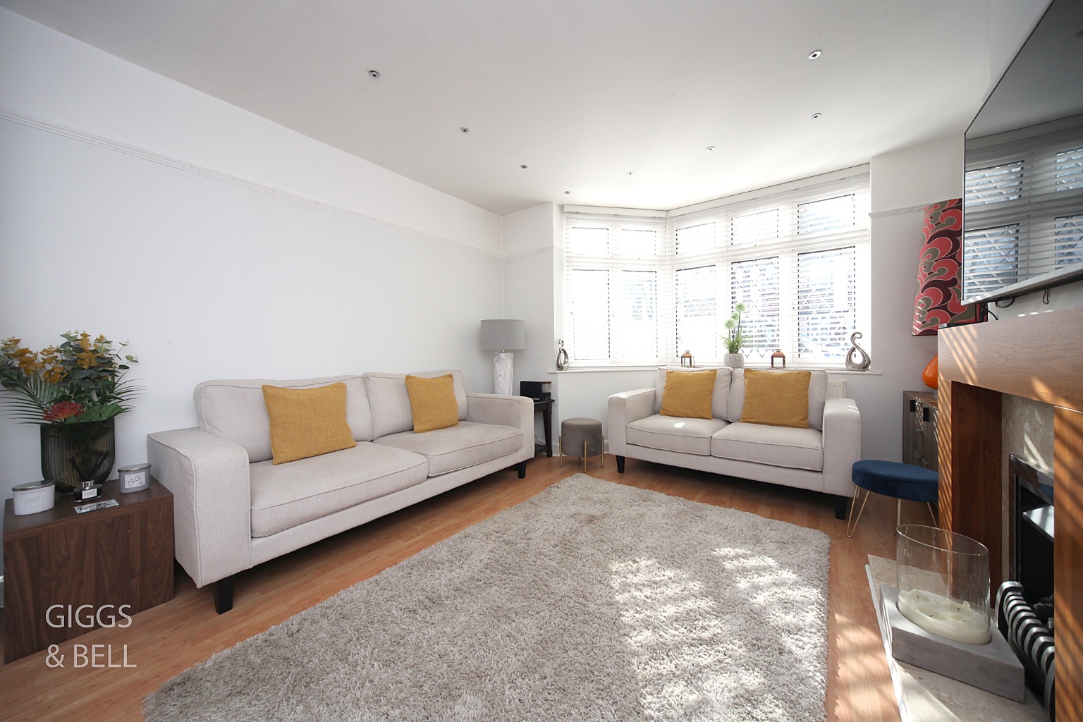 3 bed semi-detached house for sale in Rosslyn Crescent, Luton 3