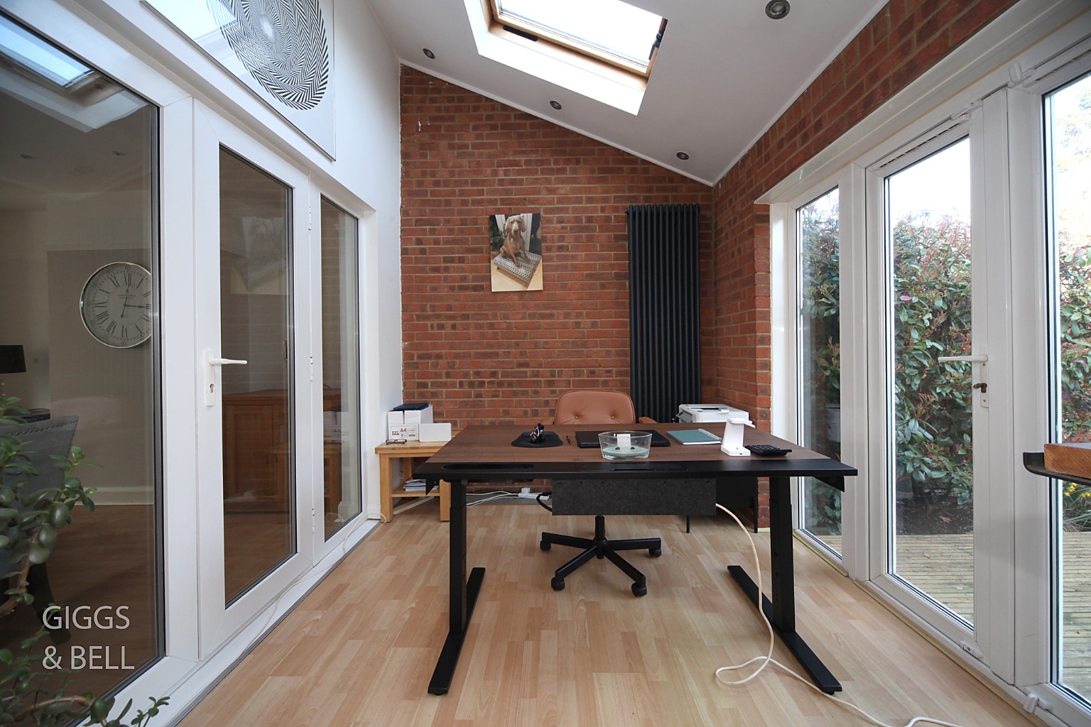 3 bed semi-detached house for sale in Rosslyn Crescent, Luton  - Property Image 12