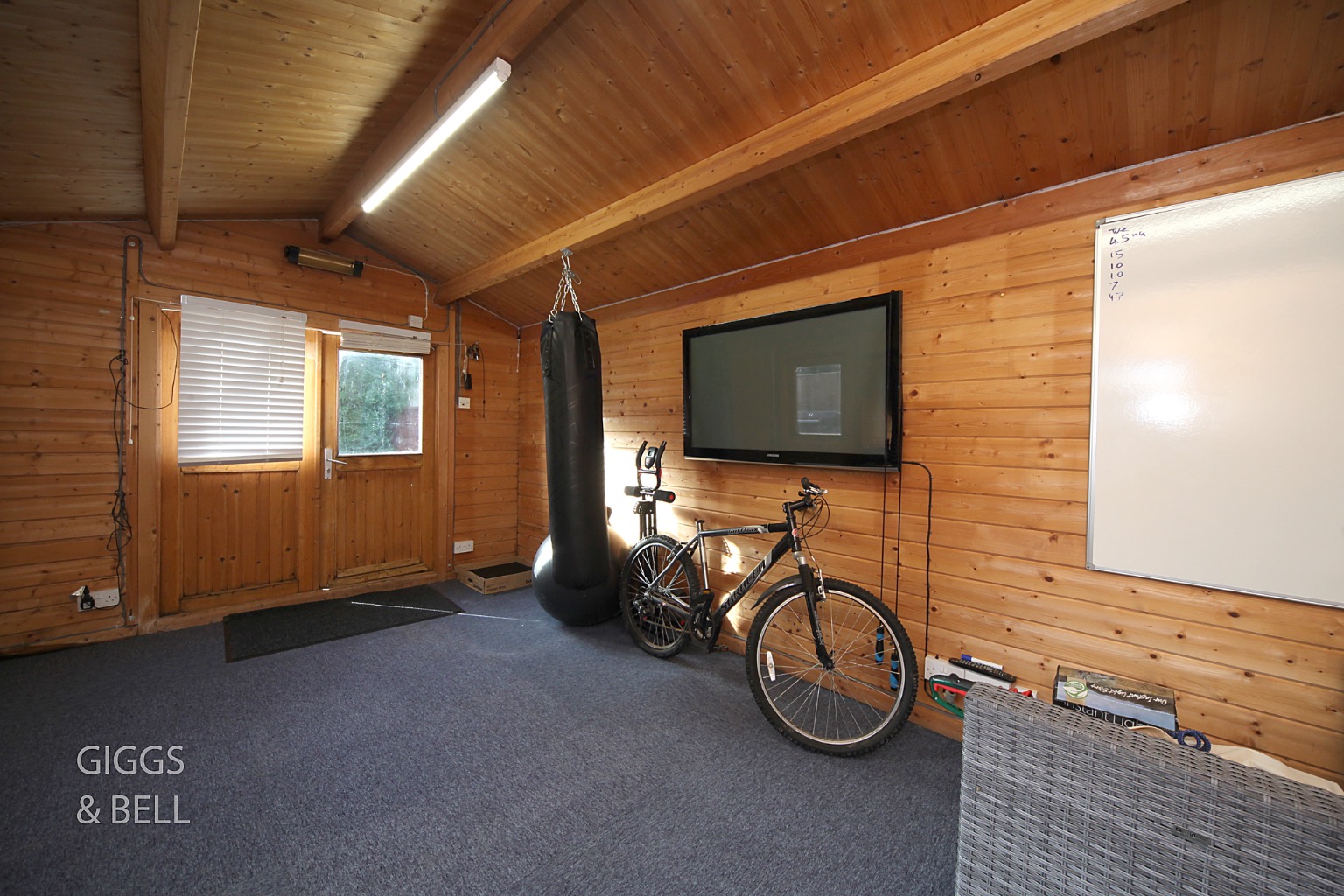 3 bed semi-detached house for sale in Rosslyn Crescent, Luton  - Property Image 28