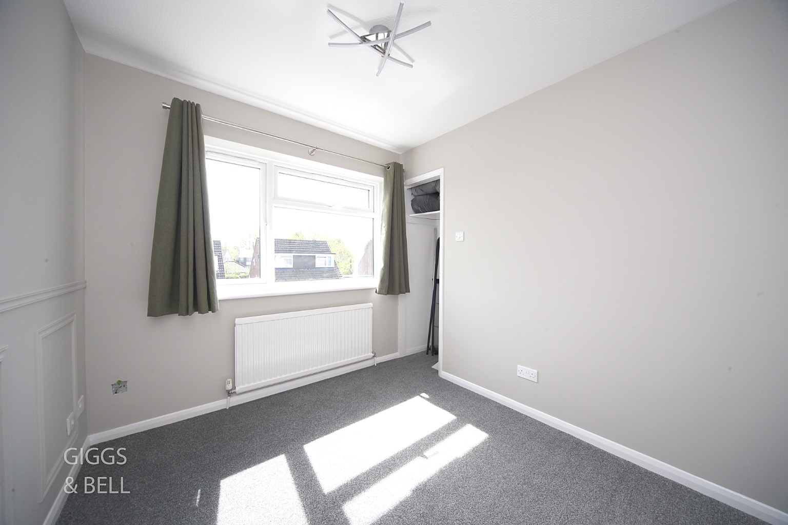 3 bed detached house for sale in Hazelwood Close, Luton 21