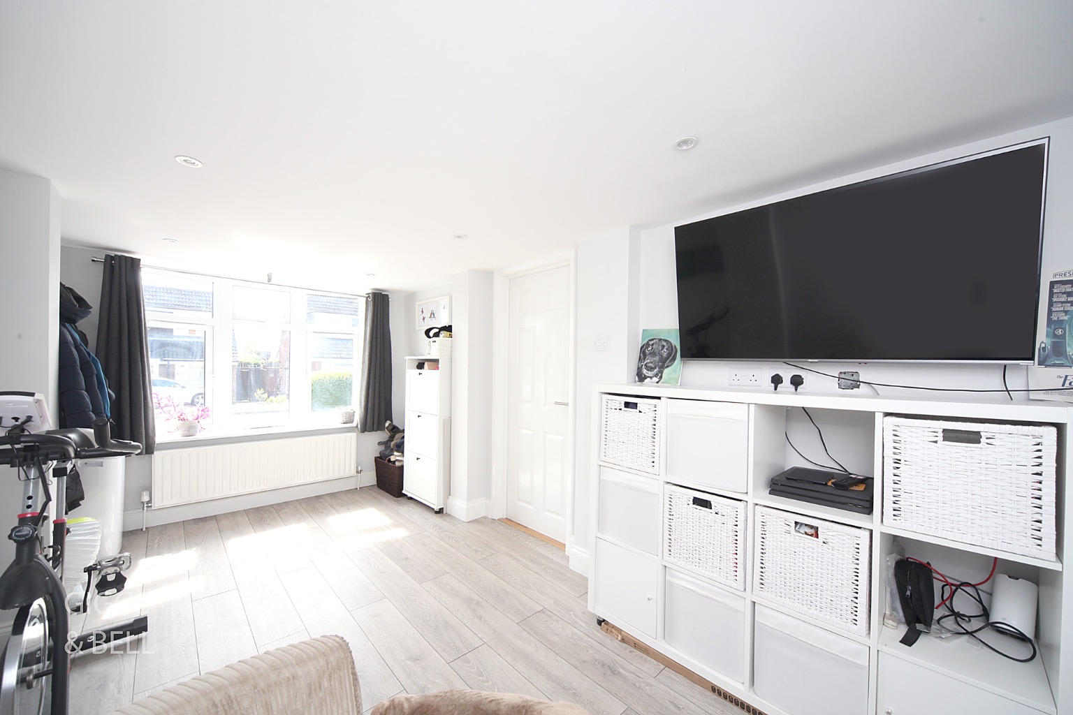 3 bed detached house for sale in Hazelwood Close, Luton  - Property Image 3