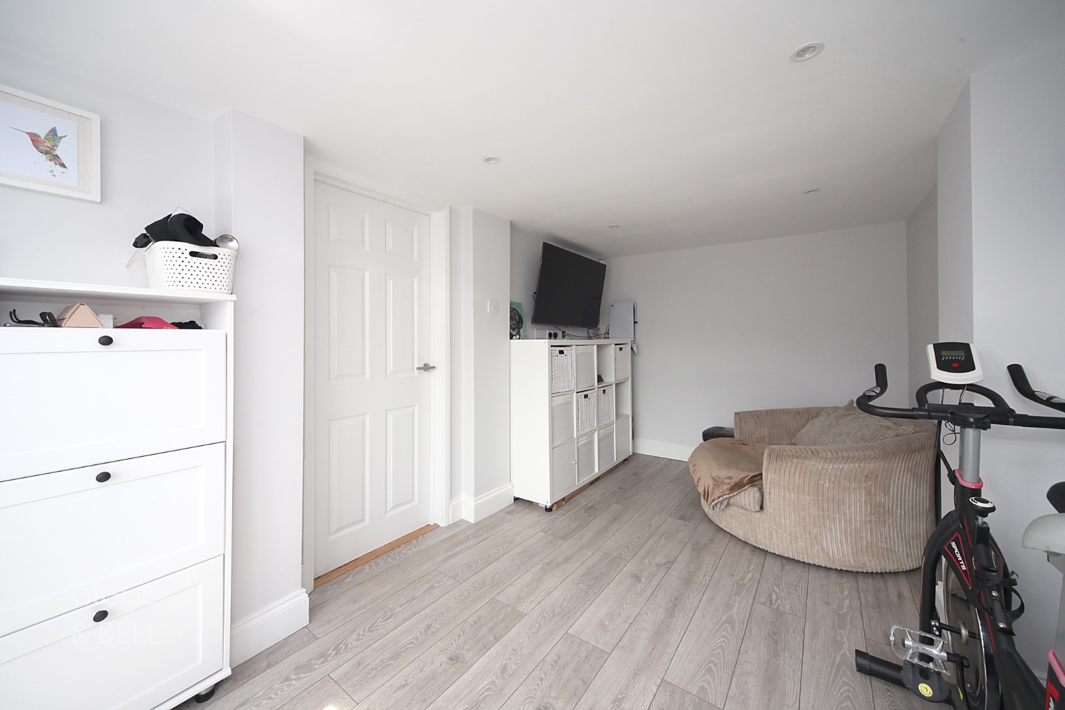 3 bed detached house for sale in Hazelwood Close, Luton 3