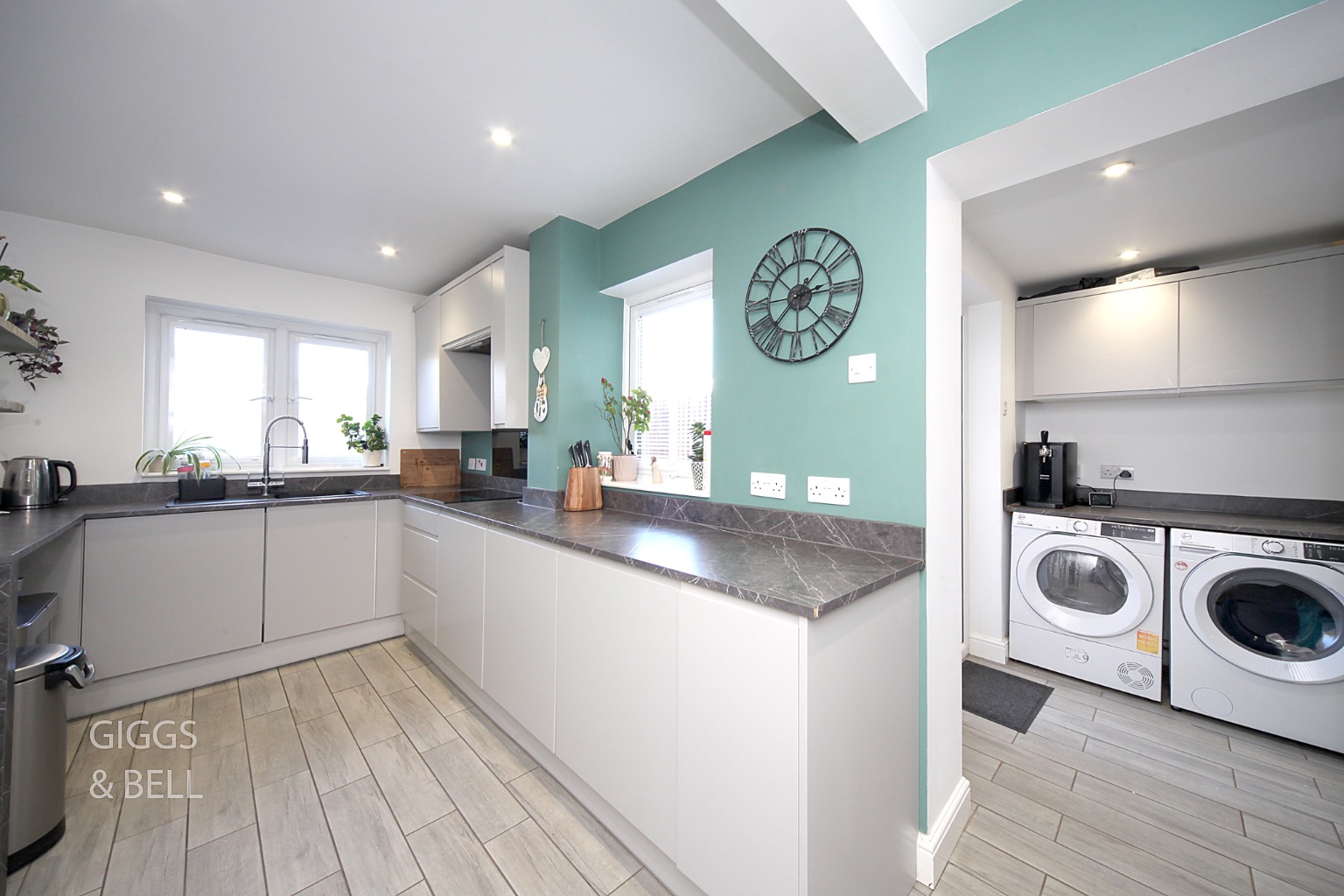 3 bed detached house for sale in Hazelwood Close, Luton  - Property Image 14