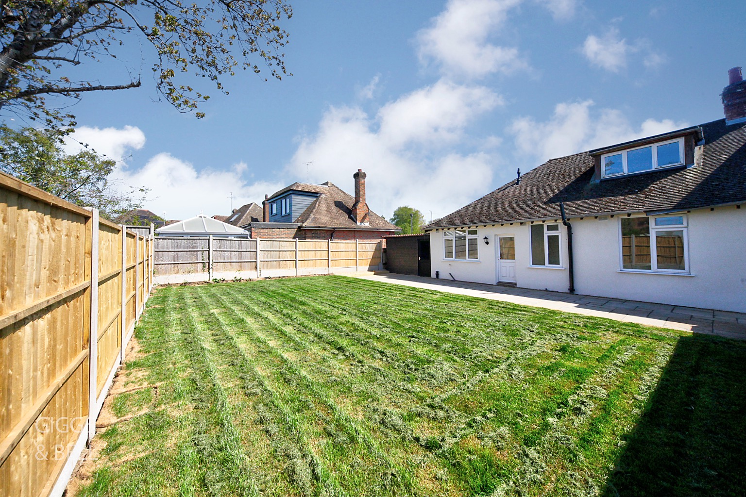 3 bed semi-detached bungalow for sale in Ashcroft Road, Luton 2