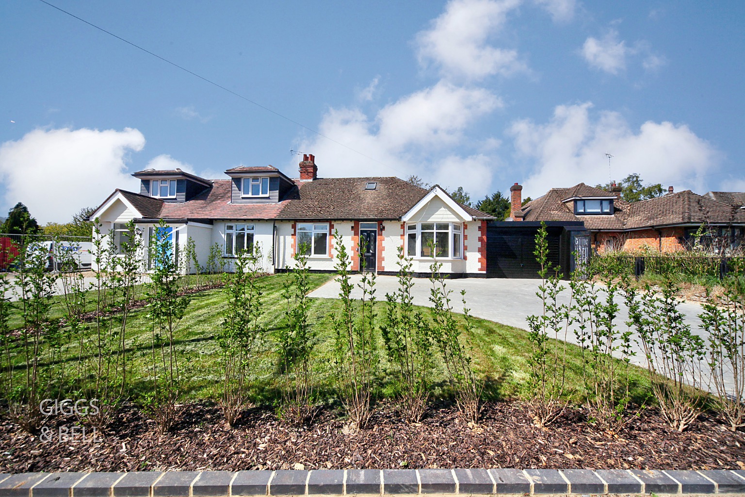 3 bed semi-detached bungalow for sale in Ashcroft Road, Luton  - Property Image 1