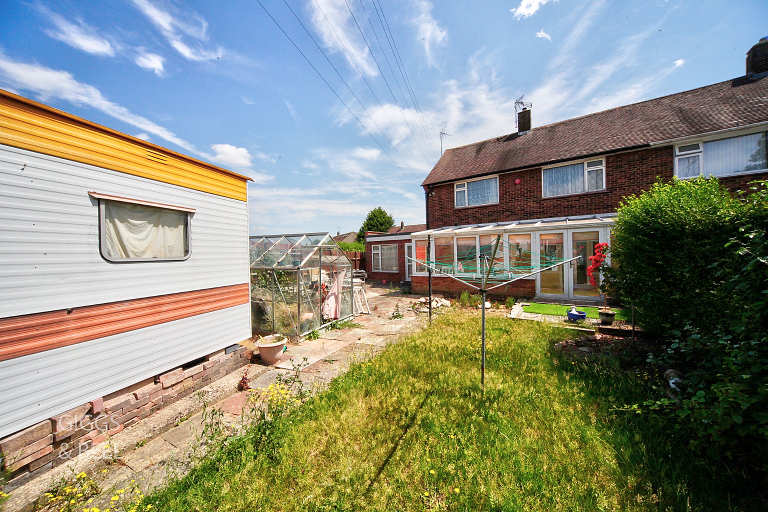 5 bed semi-detached house for sale in Friars Way, Luton  - Property Image 24
