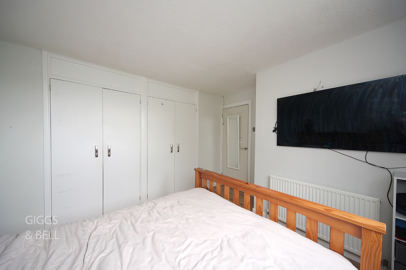 3 bed end of terrace house for sale in Wauluds Bank Drive, Luton 11