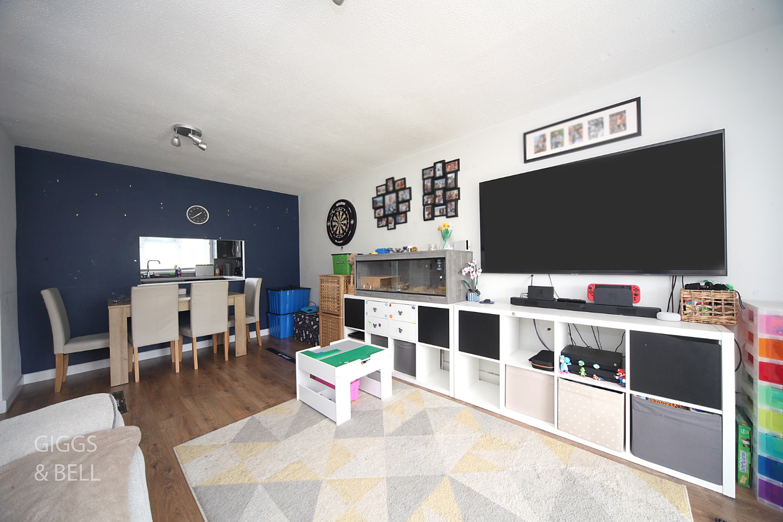 3 bed end of terrace house for sale in Wauluds Bank Drive, Luton 1