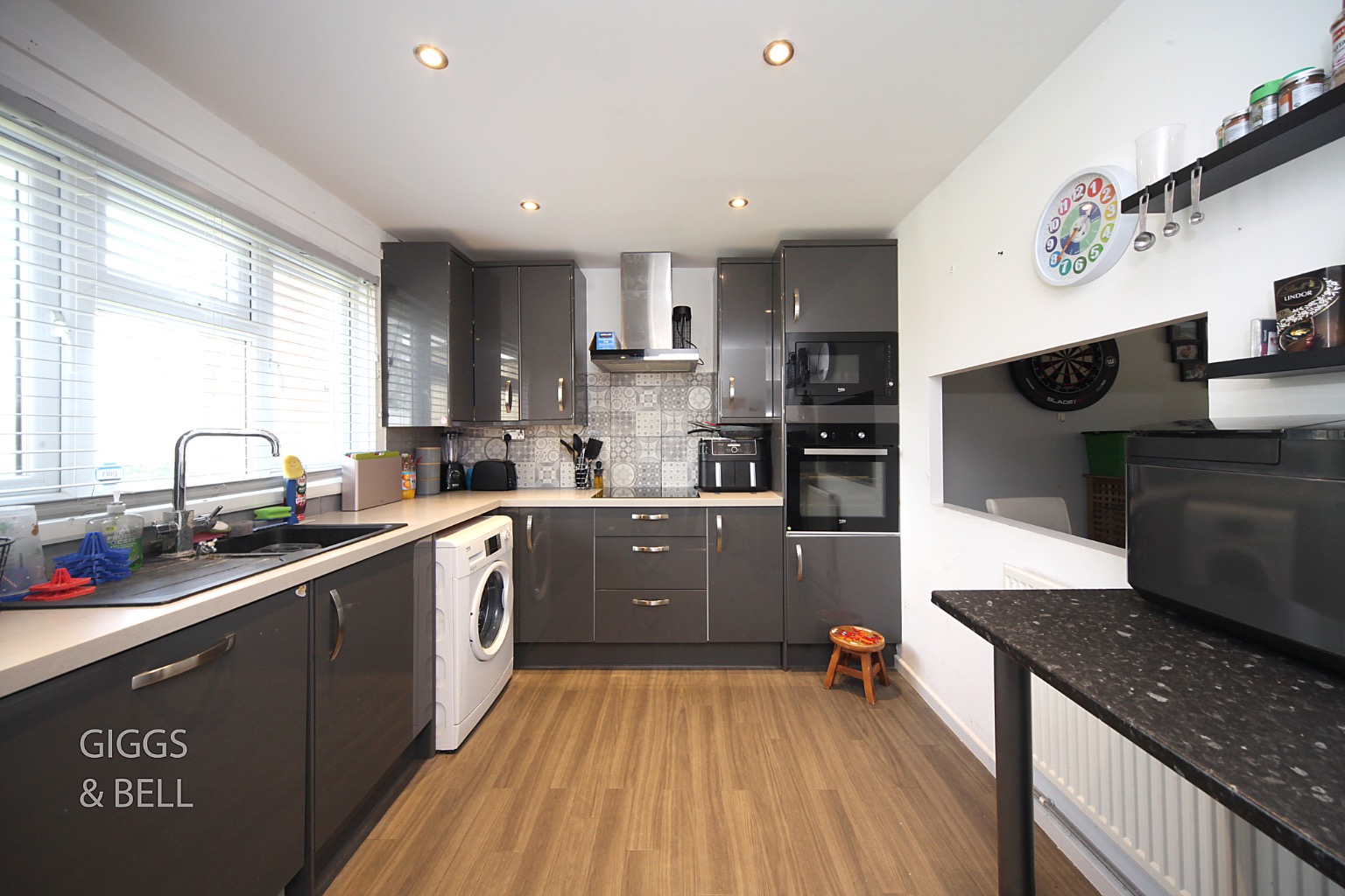 3 bed end of terrace house for sale in Wauluds Bank Drive, Luton  - Property Image 5