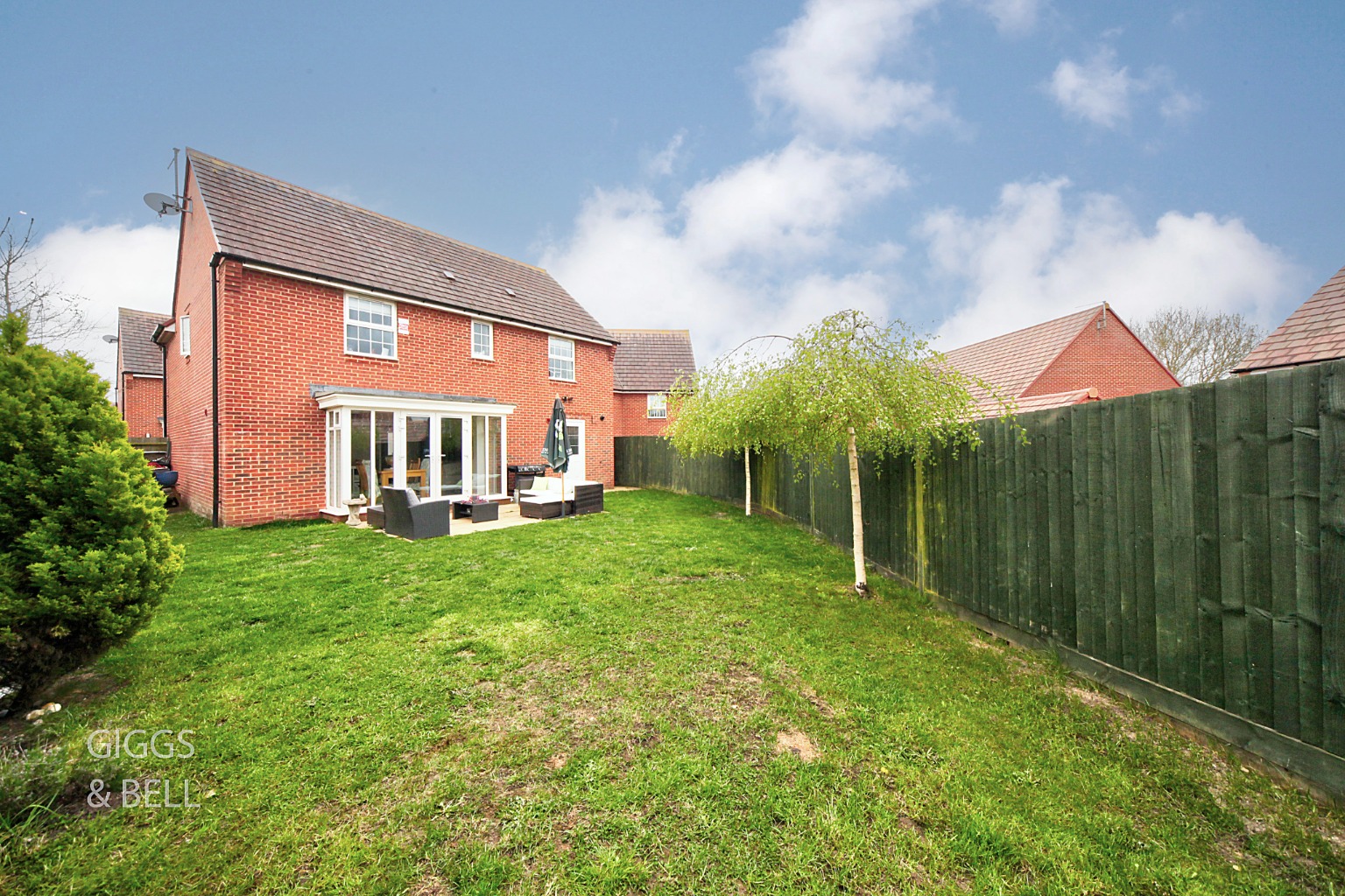 4 bed detached house for sale in Cassidy Close, Luton  - Property Image 23