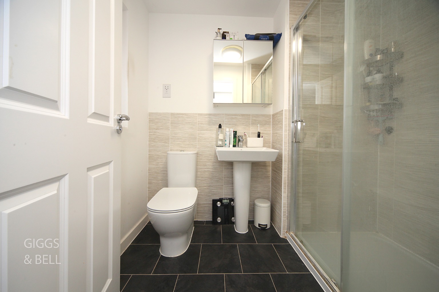 4 bed detached house for sale in Cassidy Close, Luton  - Property Image 13