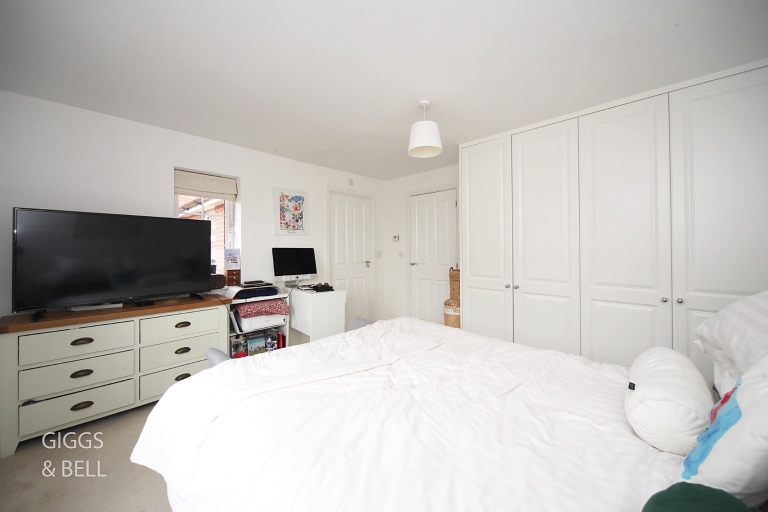 4 bed detached house for sale in Cassidy Close, Luton 10