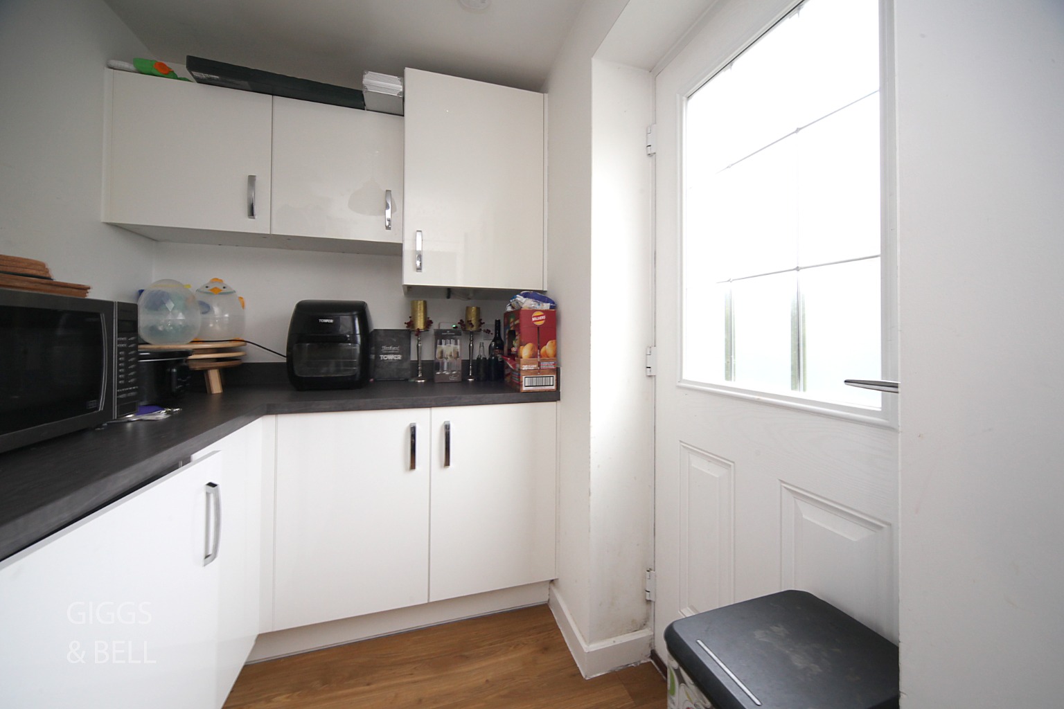 4 bed detached house for sale in Cassidy Close, Luton 8