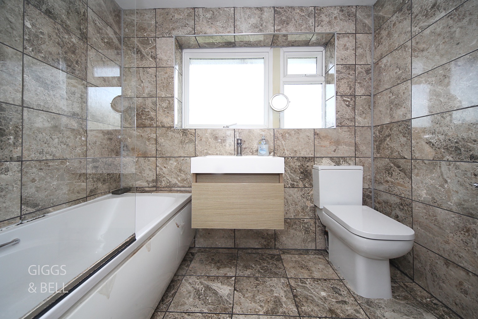 2 bed terraced house for sale in Wycliffe Close, Luton  - Property Image 15