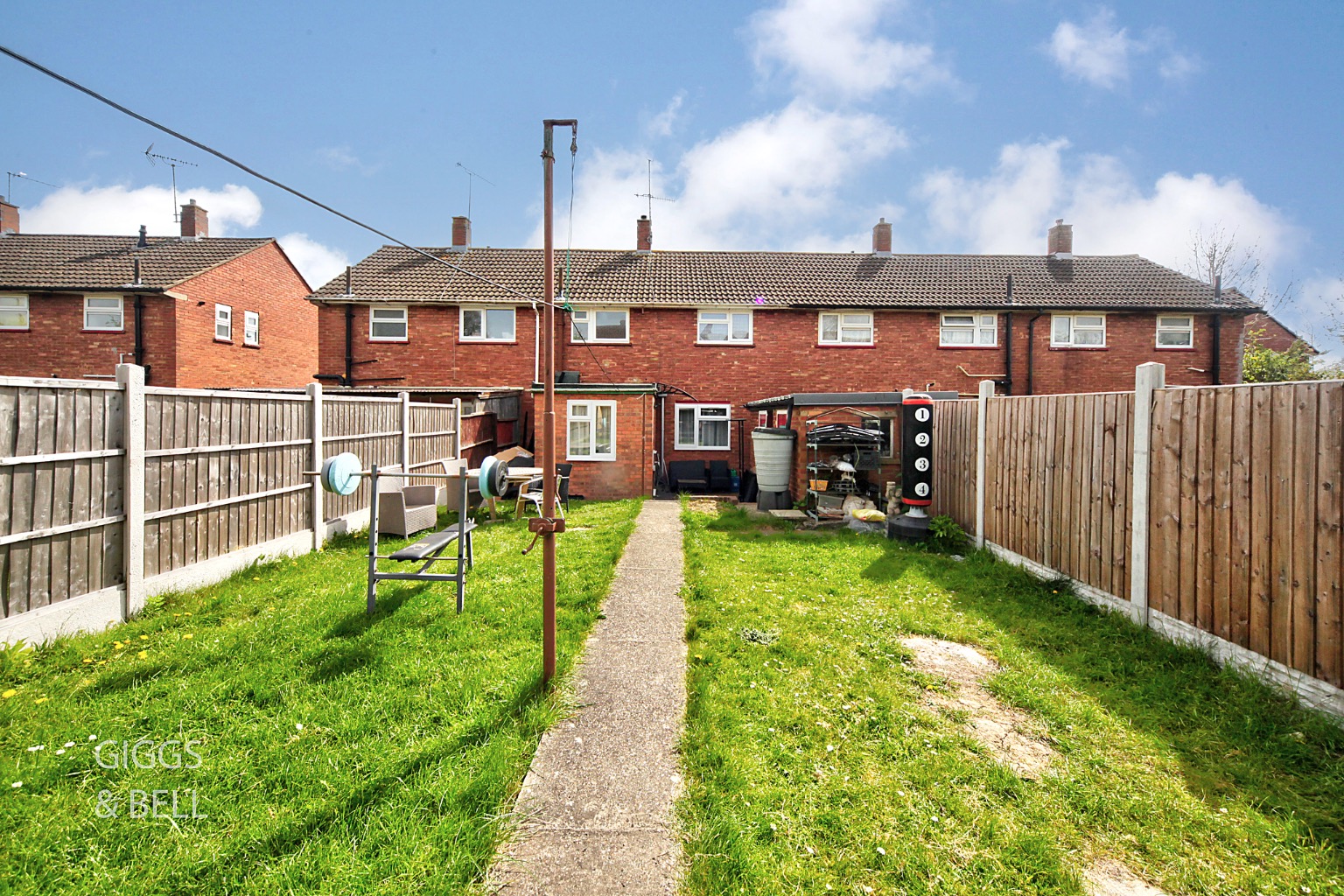 2 bed terraced house for sale in Wycliffe Close, Luton  - Property Image 17