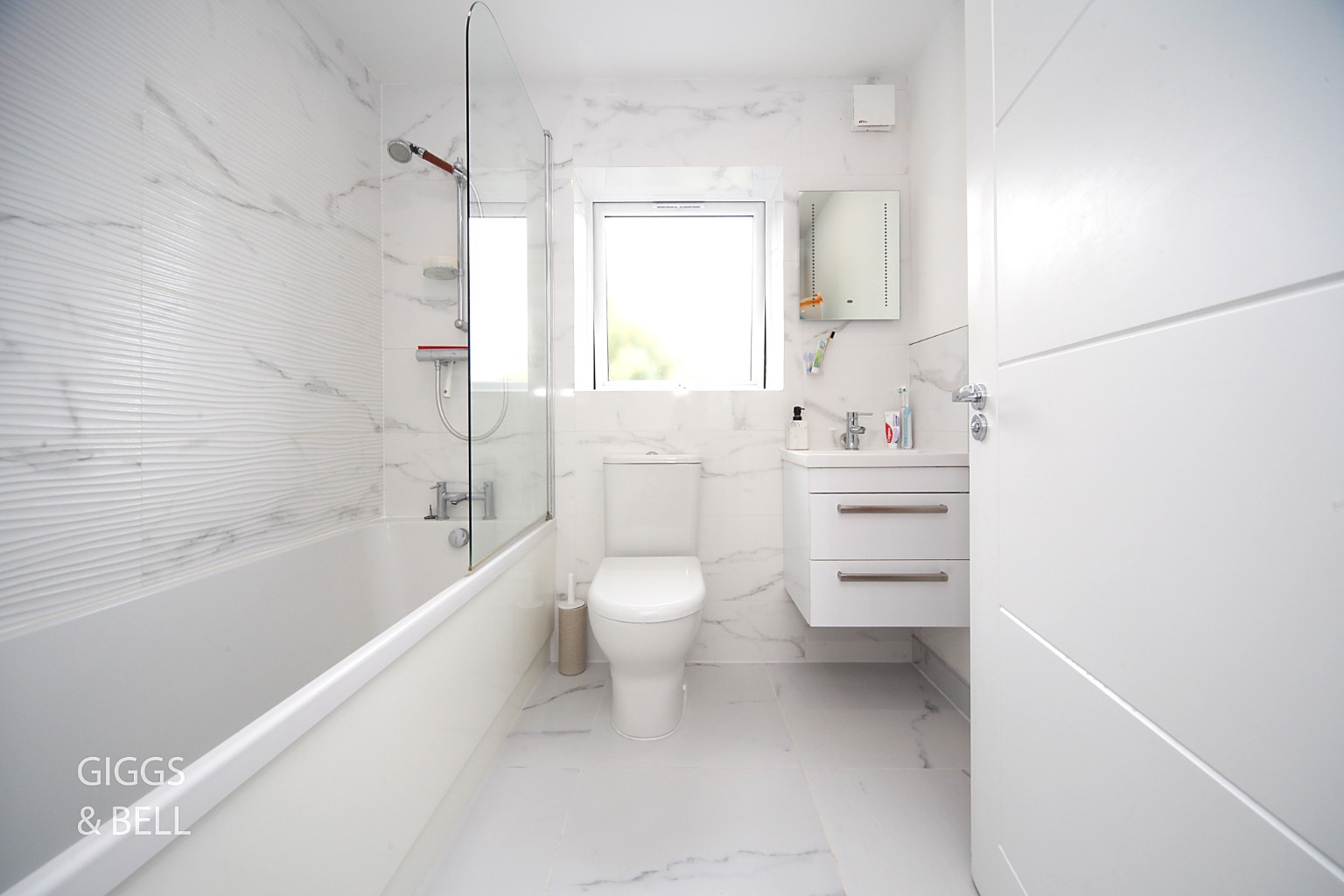 2 bed flat for sale in Old Bedford Road, Luton  - Property Image 12