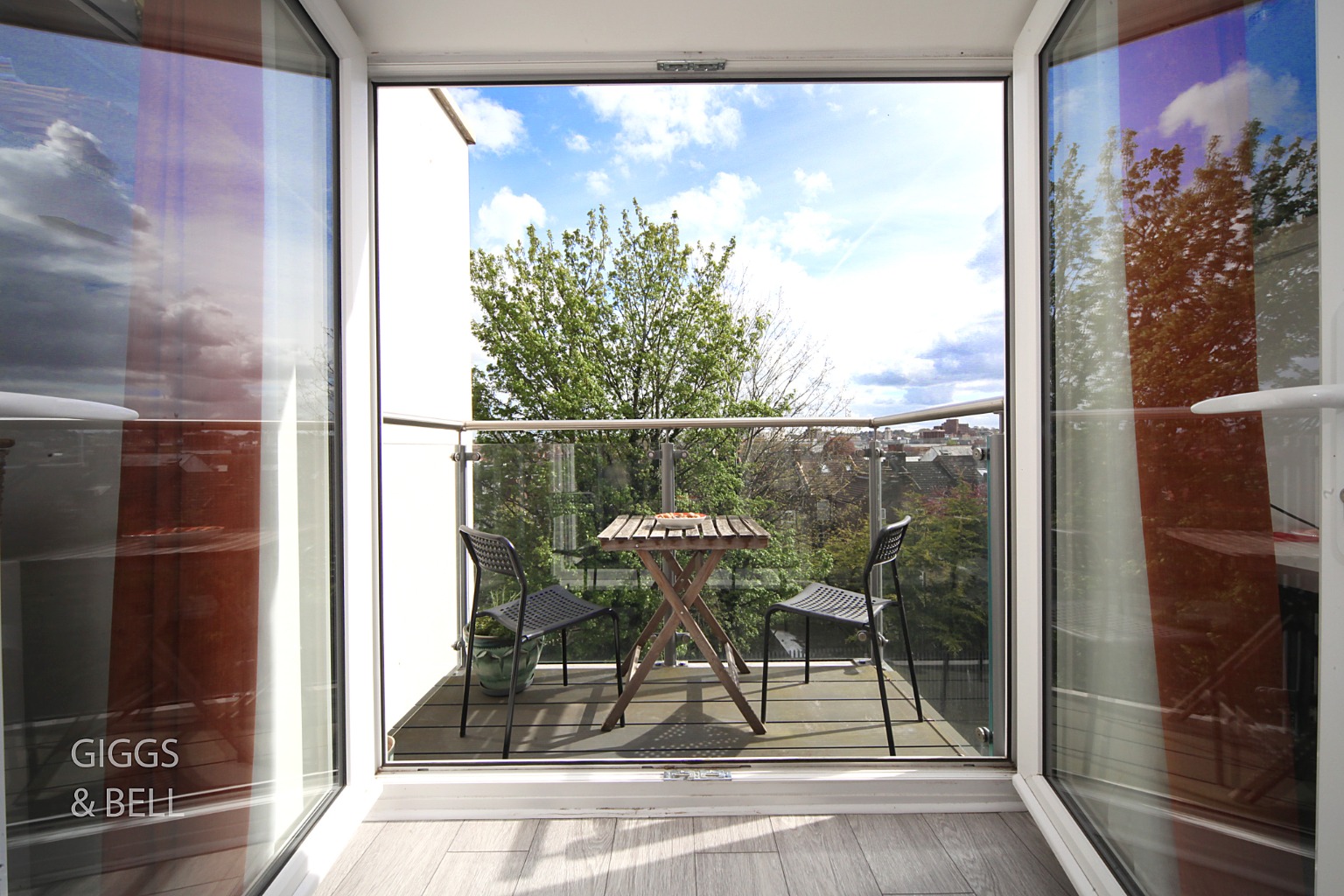 2 bed flat for sale in Old Bedford Road, Luton  - Property Image 5