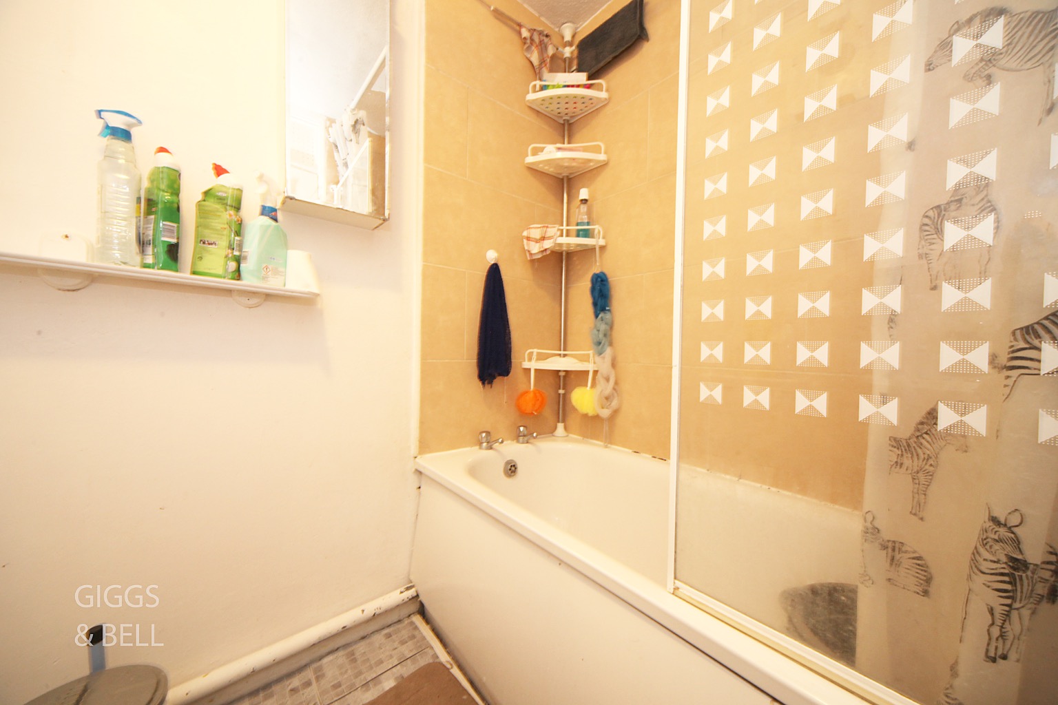 3 bed flat for sale in Moulton Rise, Luton 11