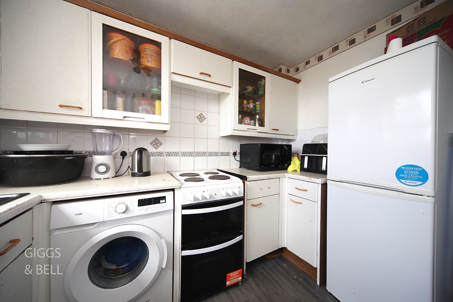 3 bed flat for sale in Moulton Rise, Luton  - Property Image 6