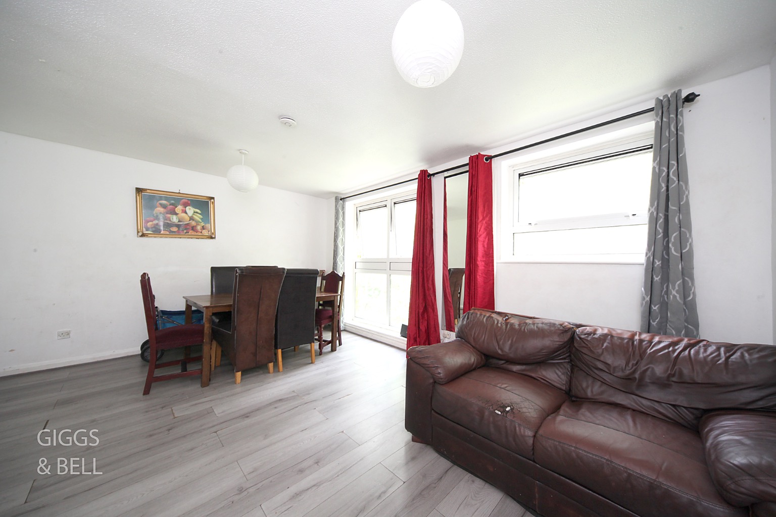 3 bed flat for sale in Moulton Rise, Luton 3