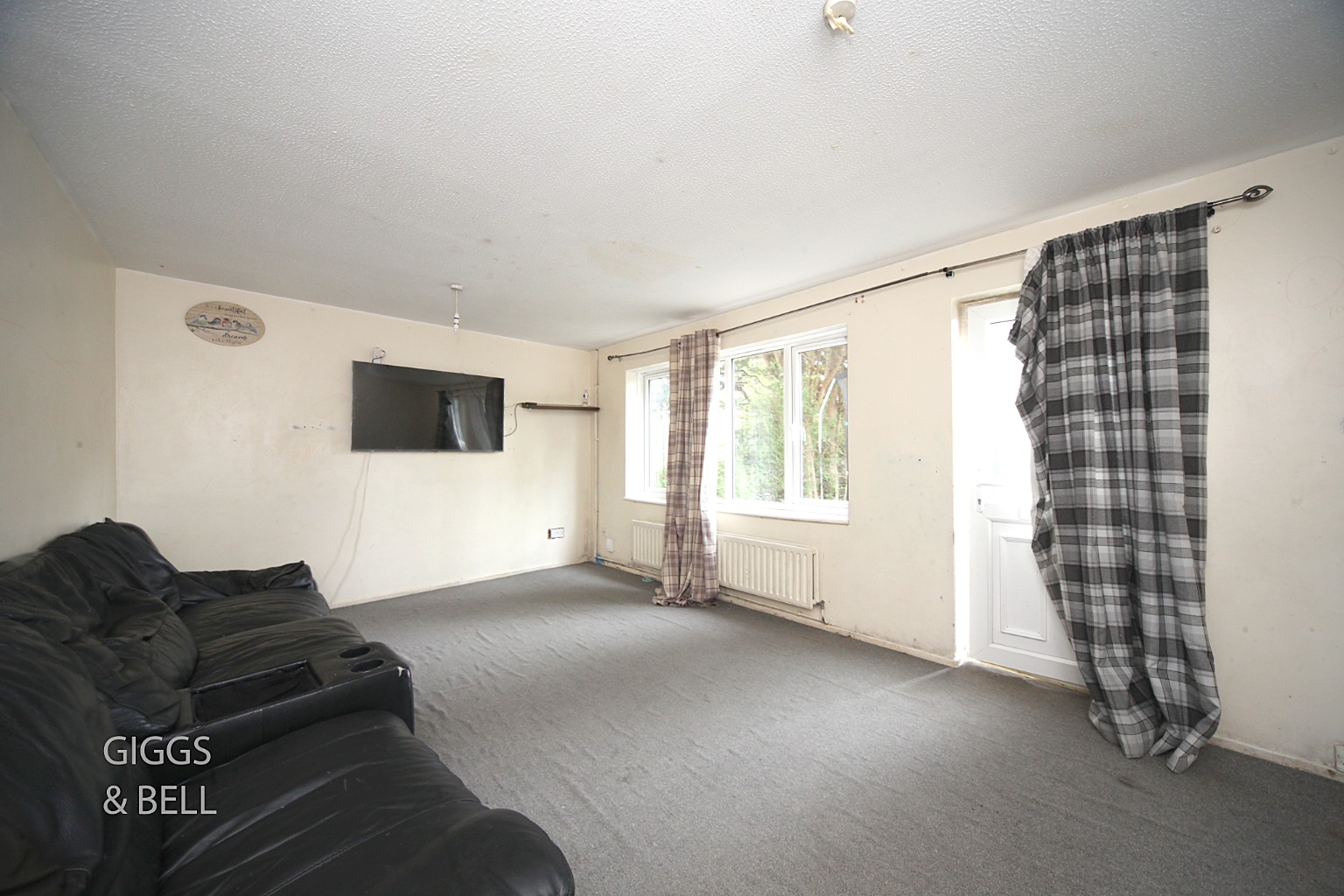 3 bed terraced house for sale in Westerdale, Luton  - Property Image 5