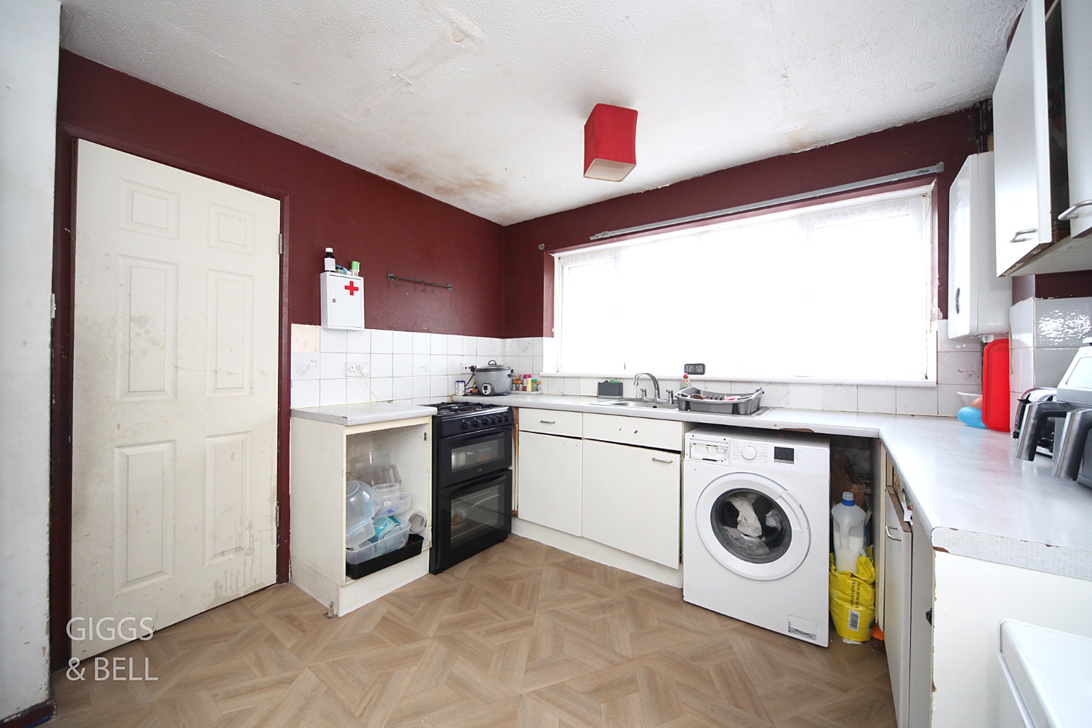 3 bed terraced house for sale in Westerdale, Luton  - Property Image 2