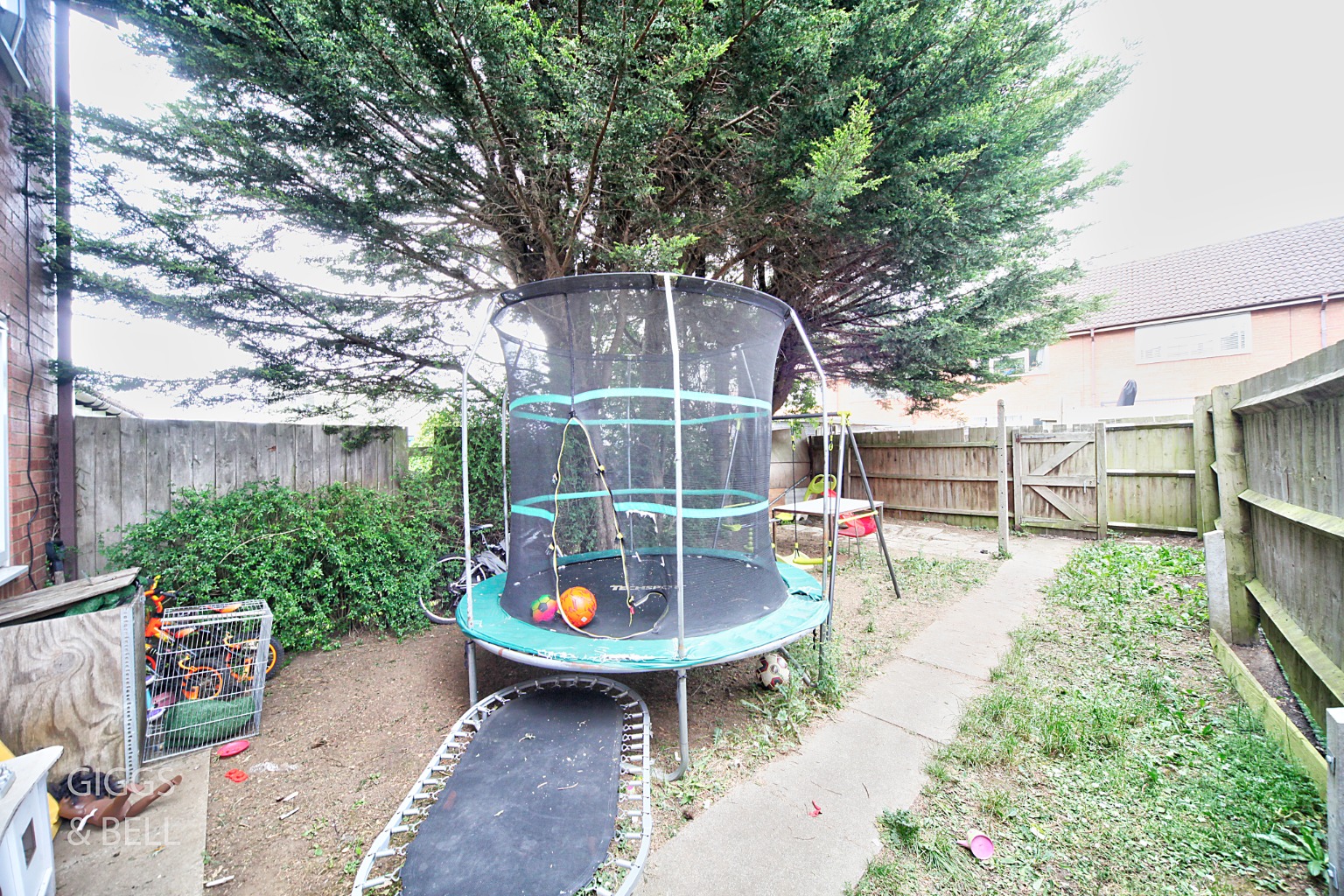 3 bed terraced house for sale in Westerdale, Luton 11
