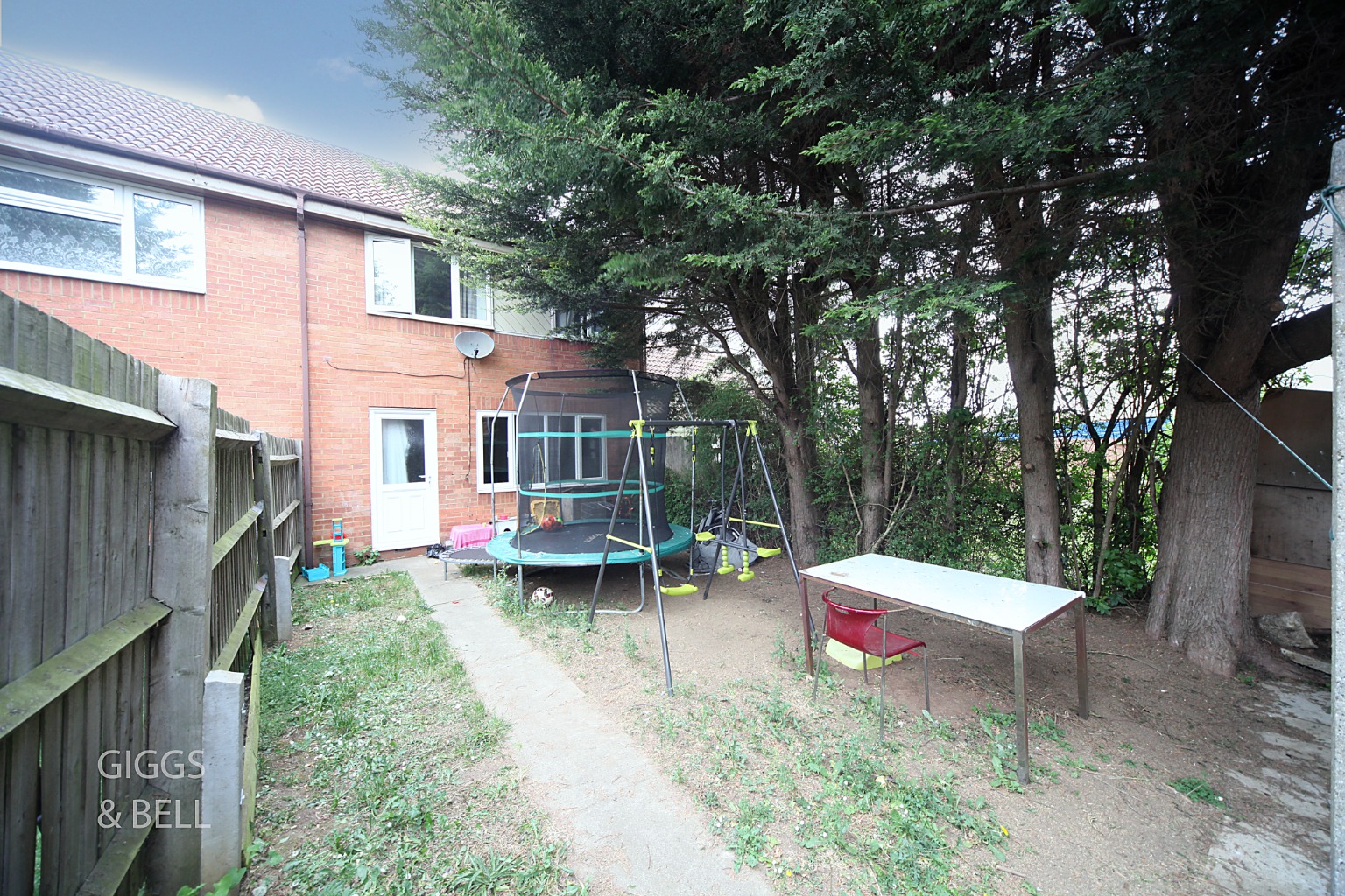 3 bed terraced house for sale in Westerdale, Luton  - Property Image 13