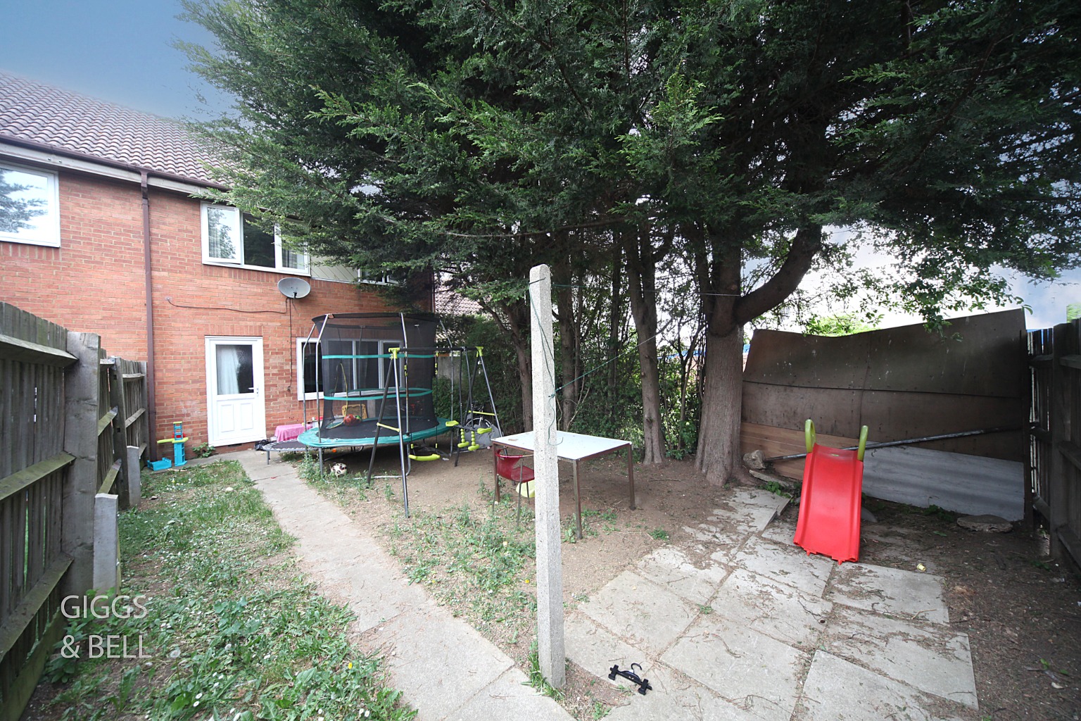 3 bed terraced house for sale in Westerdale, Luton  - Property Image 11