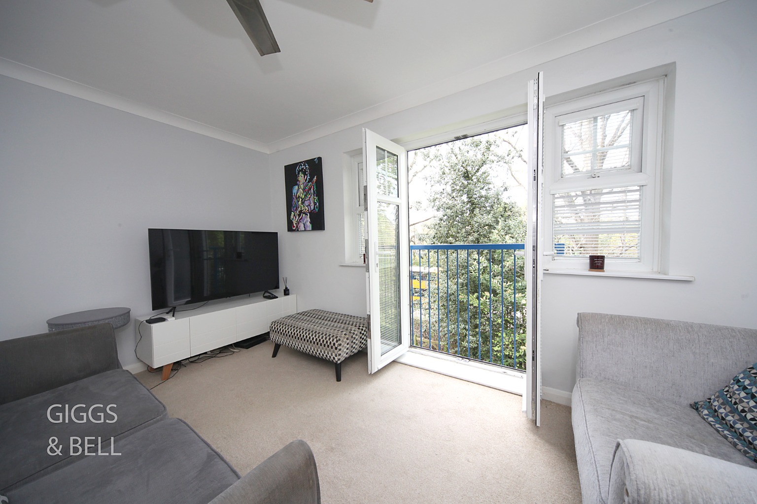 1 bed flat for sale in Earls Meade, Luton 3