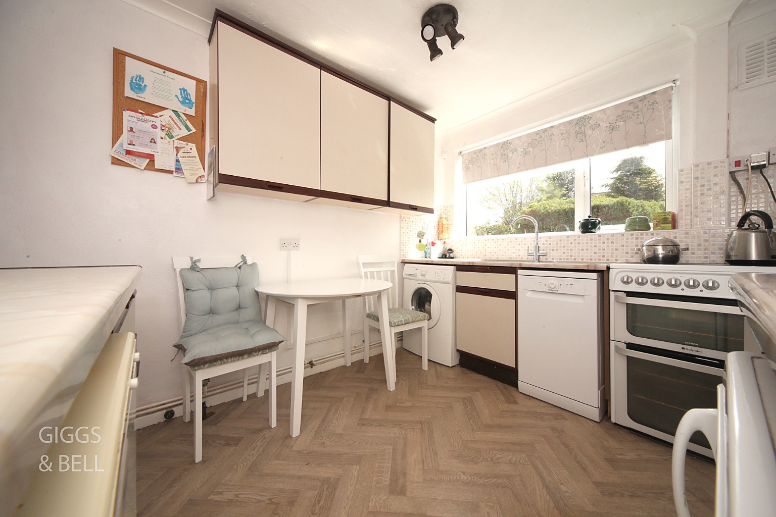 3 bed semi-detached house for sale in Ashfield Way, Luton  - Property Image 5