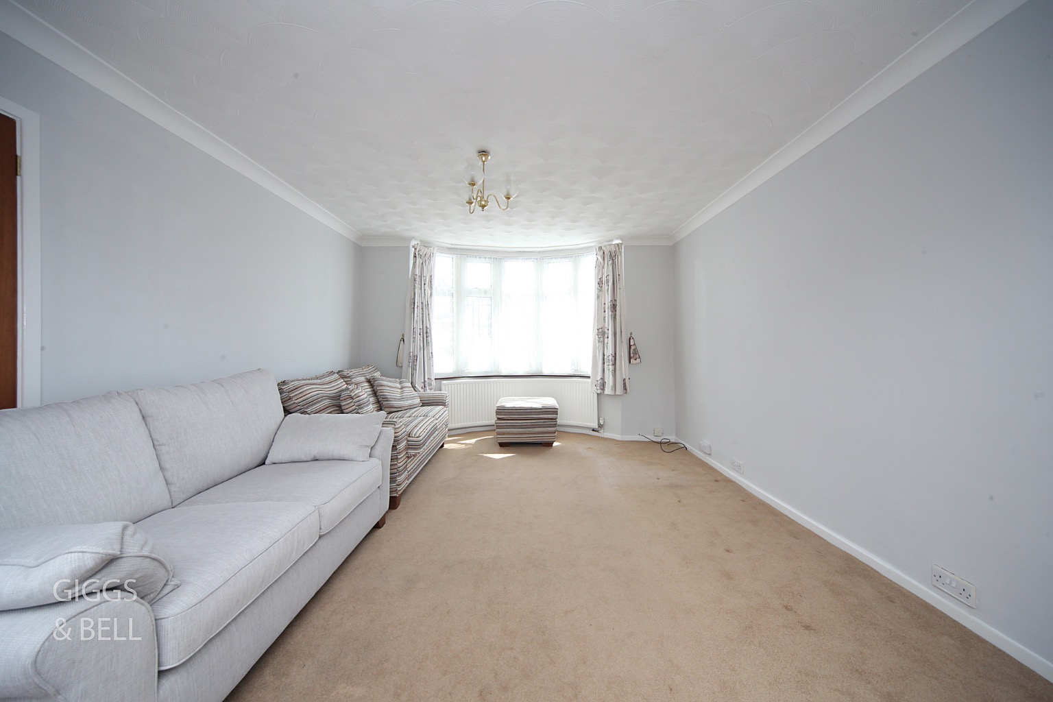 3 bed semi-detached house for sale in Kingsdown Avenue, Luton 2