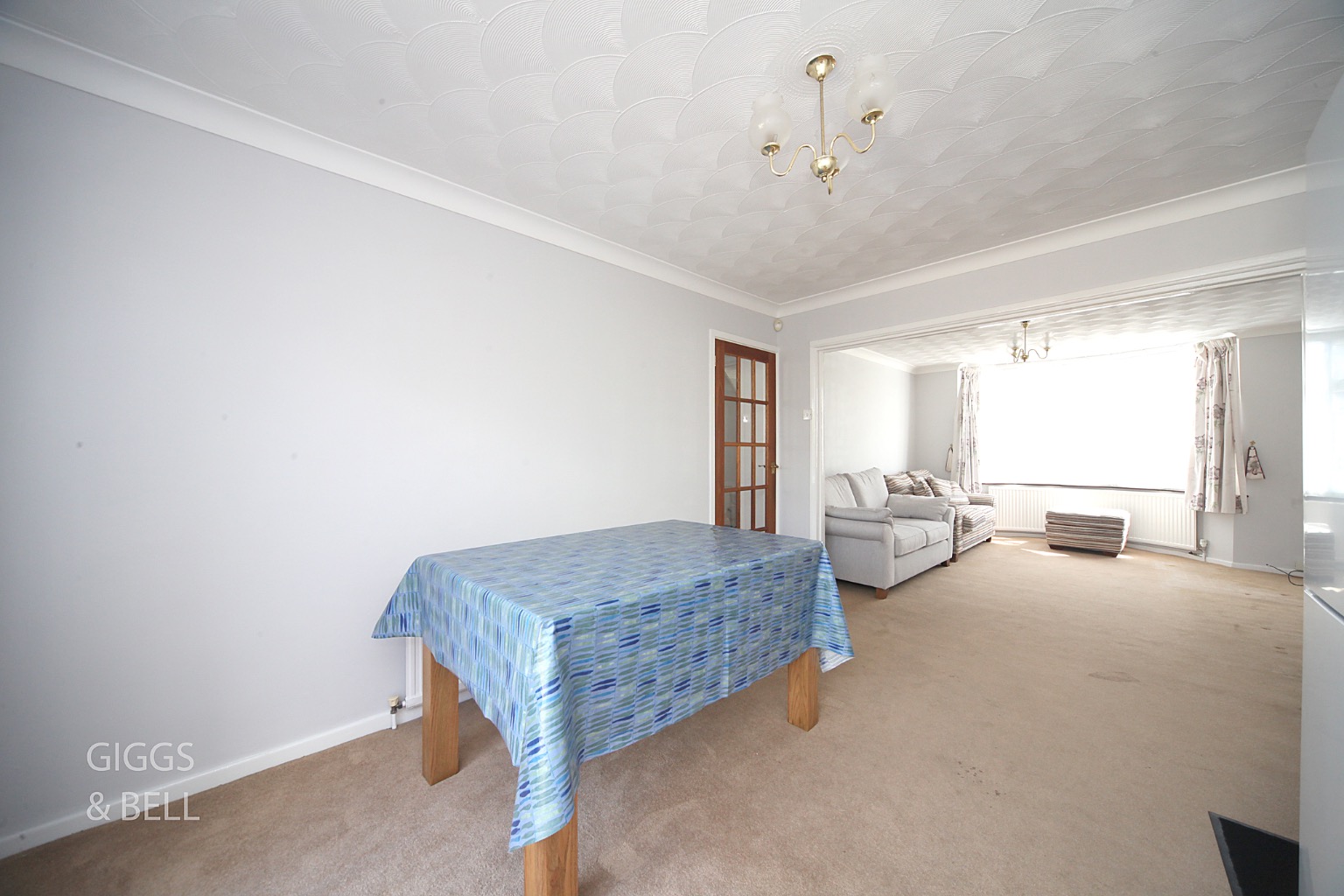 3 bed semi-detached house for sale in Kingsdown Avenue, Luton  - Property Image 4
