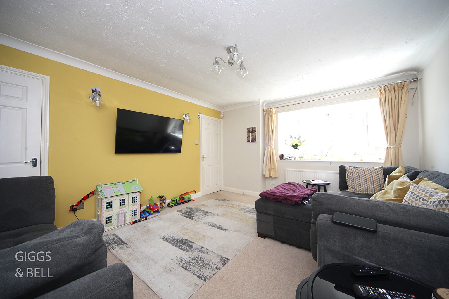 4 bed detached house for sale in Reedsdale, Luton 4