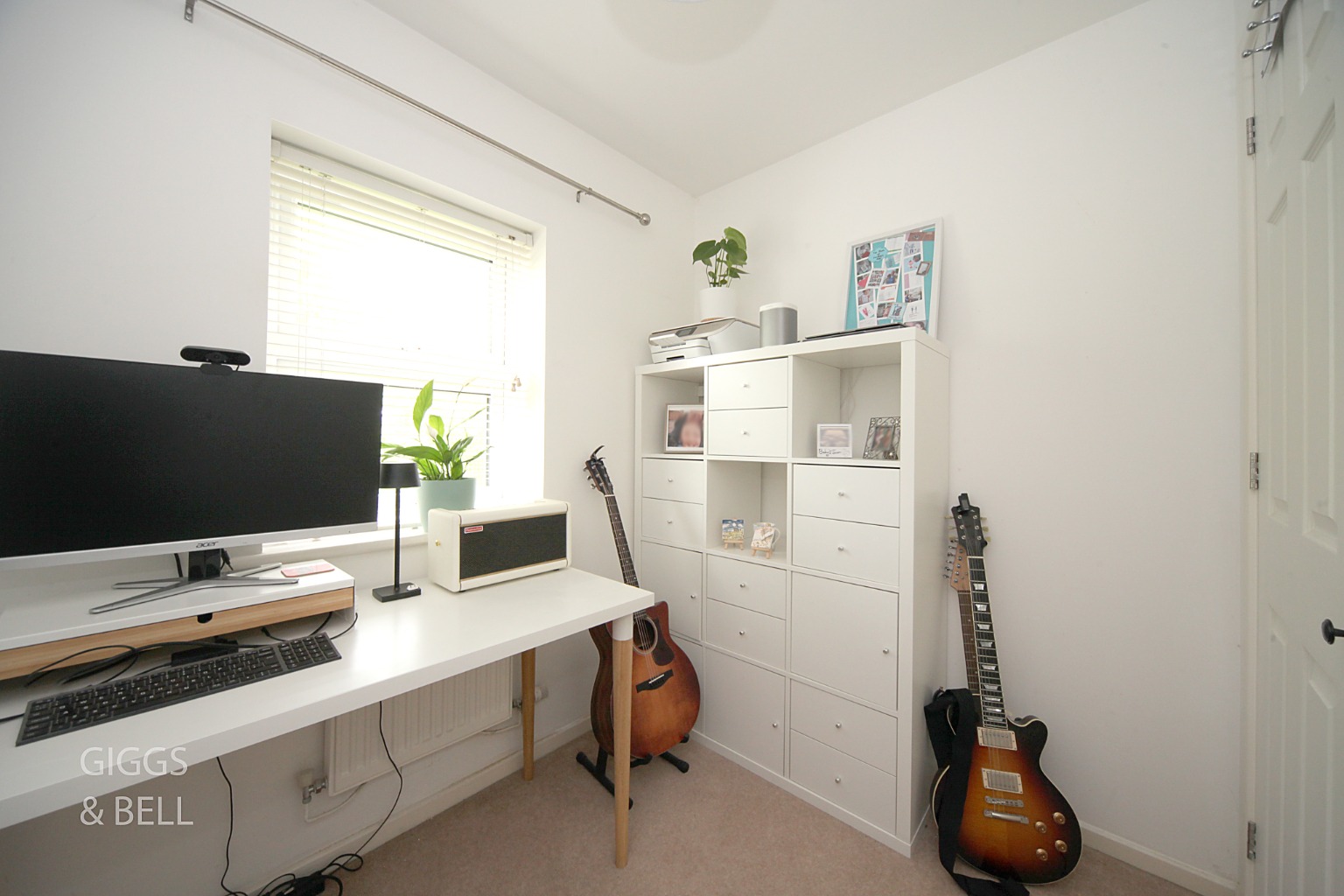 3 bed semi-detached house for sale in Rochford Drive, Luton  - Property Image 10