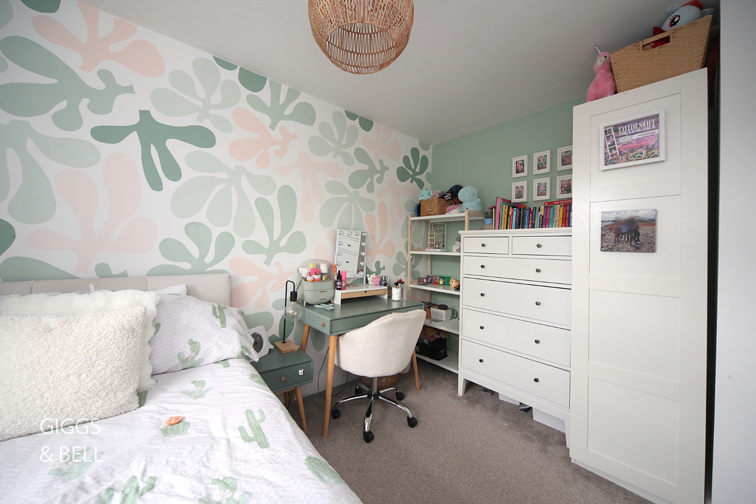 3 bed semi-detached house for sale in Rochford Drive, Luton 13