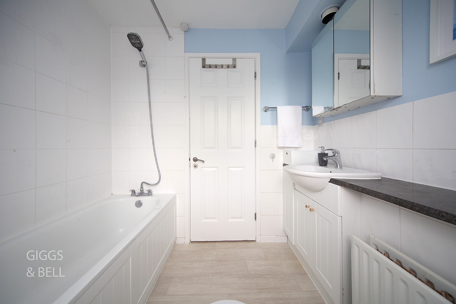 3 bed semi-detached house for sale in Rochford Drive, Luton  - Property Image 18
