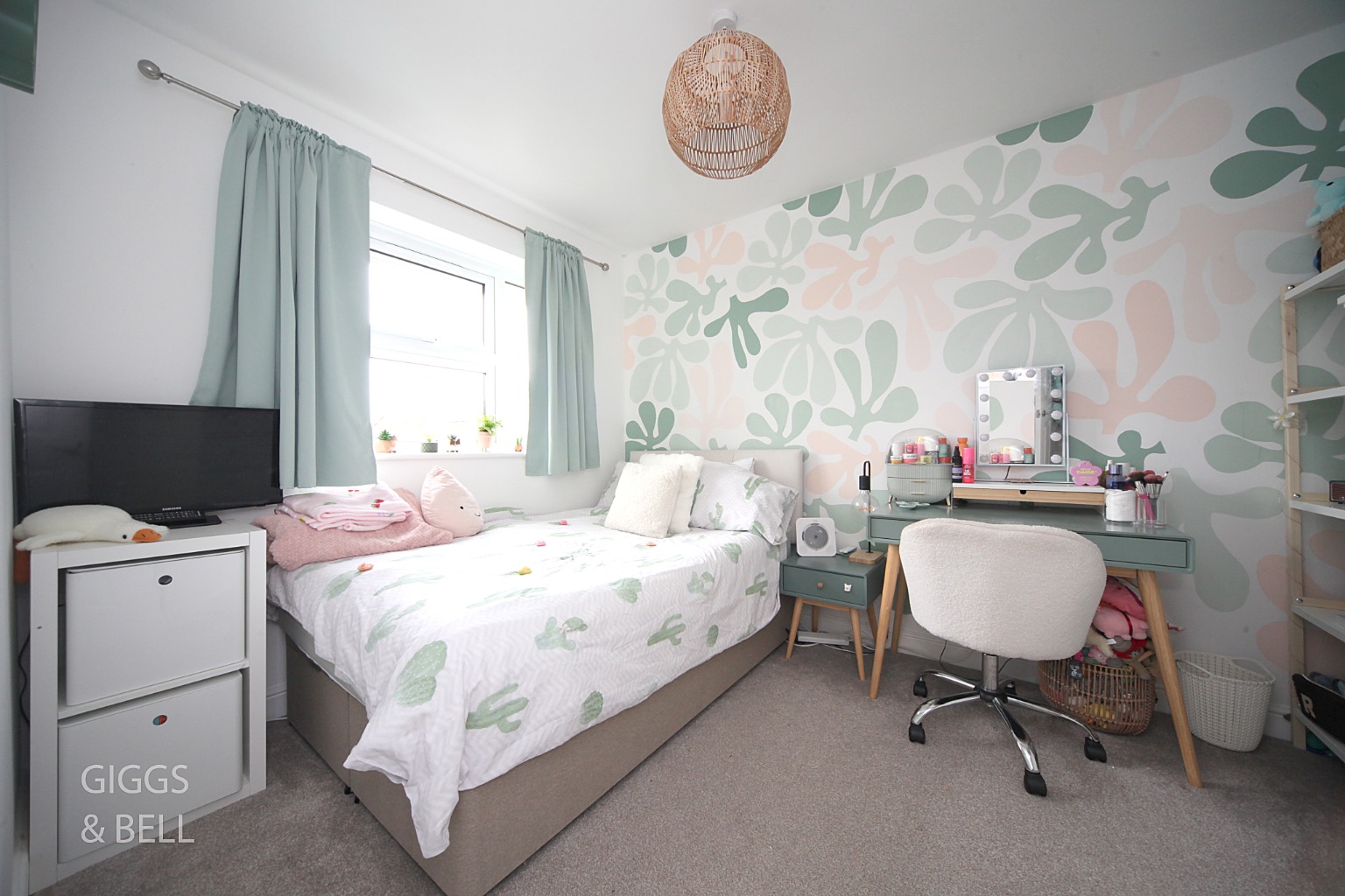 3 bed semi-detached house for sale in Rochford Drive, Luton 14