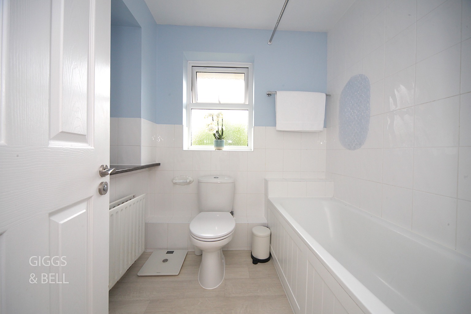 3 bed semi-detached house for sale in Rochford Drive, Luton  - Property Image 17