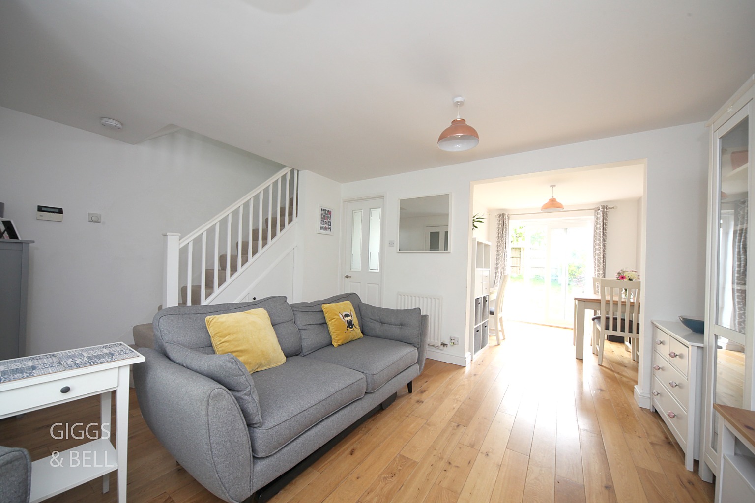 3 bed semi-detached house for sale in Rochford Drive, Luton  - Property Image 2
