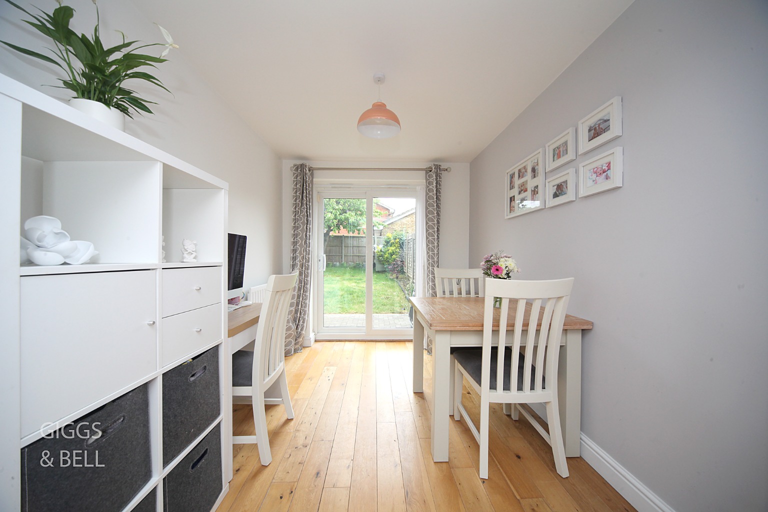 3 bed semi-detached house for sale in Rochford Drive, Luton  - Property Image 5