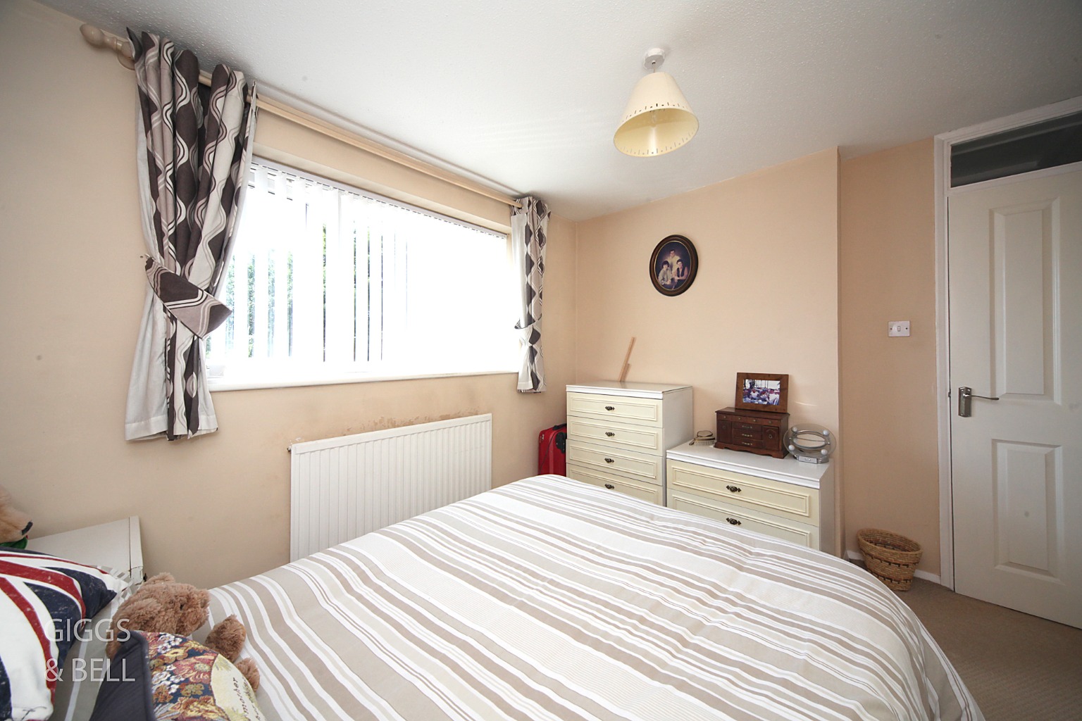 3 bed semi-detached house for sale in Dunsmore Road, Luton 9