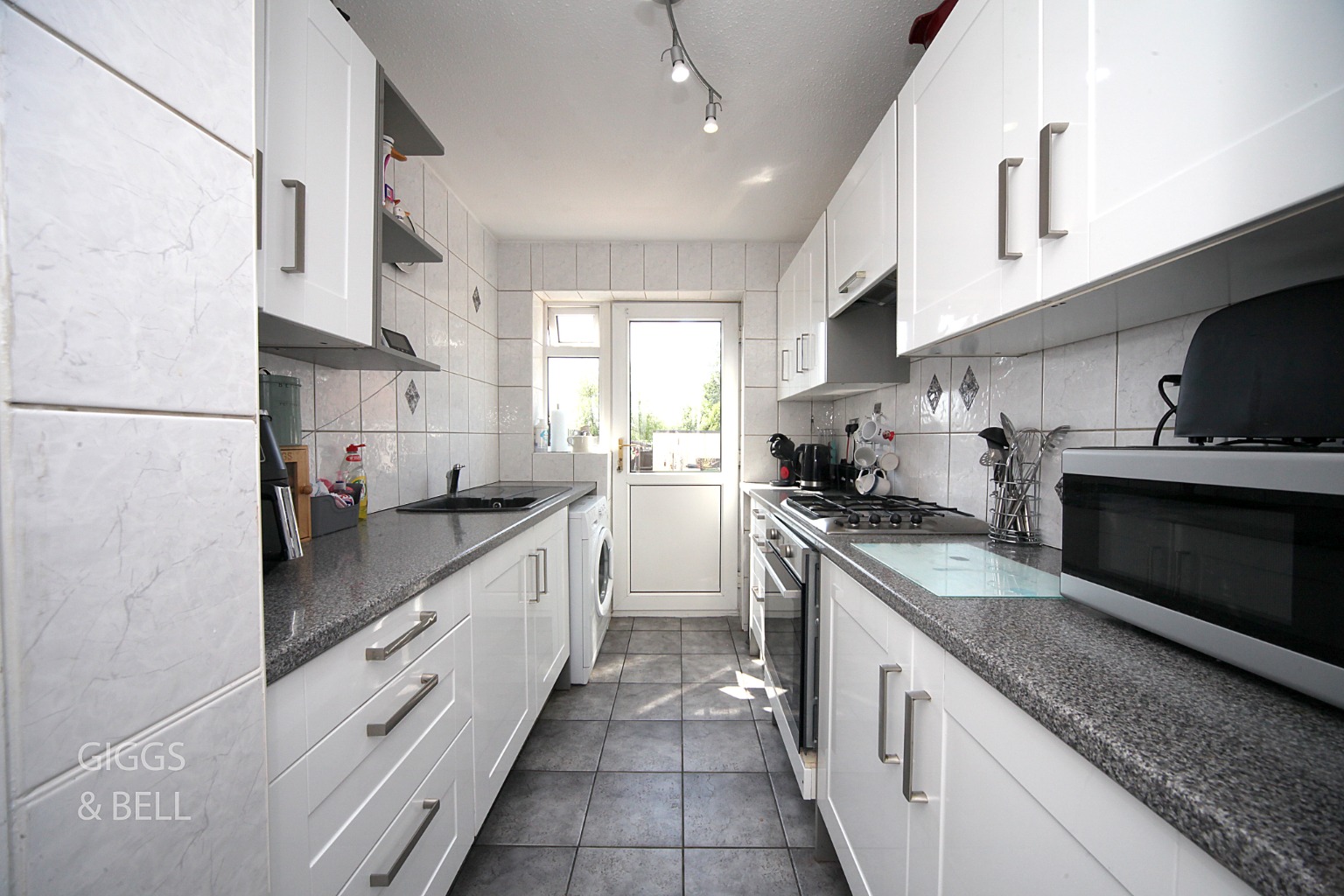 3 bed semi-detached house for sale in Dunsmore Road, Luton 6