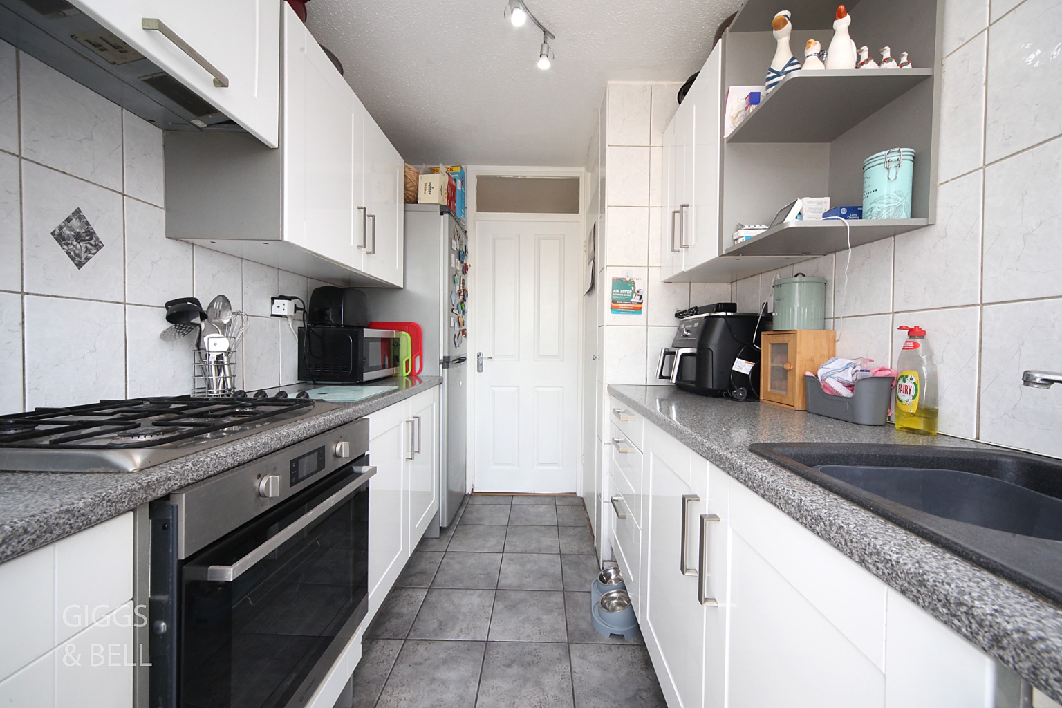 3 bed semi-detached house for sale in Dunsmore Road, Luton 5