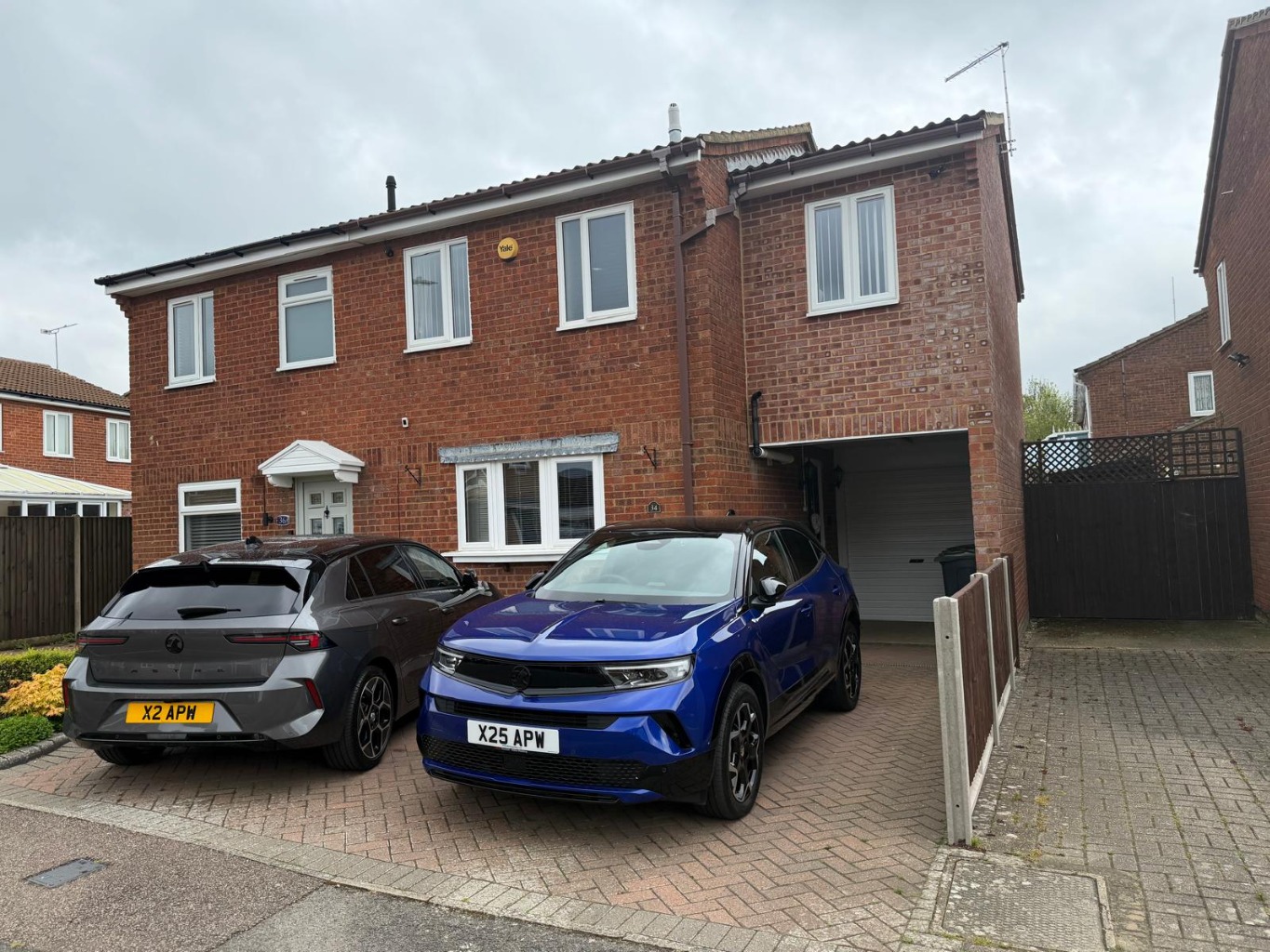 4 bed semi-detached house for sale in Linbridge Way, Luton, LU2 
