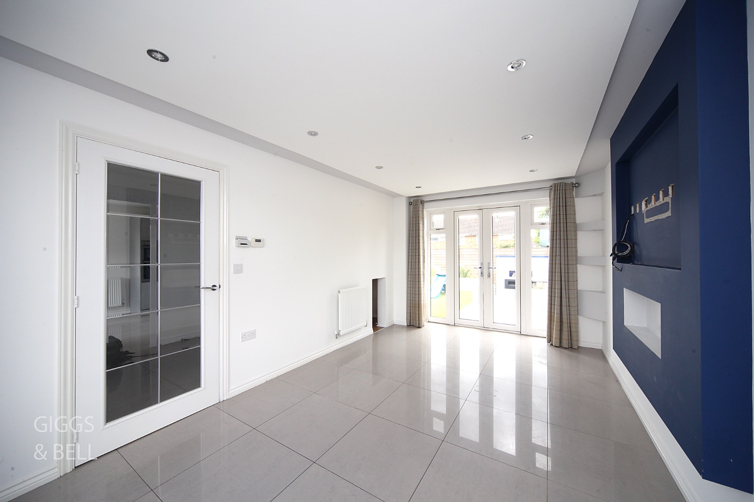 3 bed detached house for sale in Turnpike Drive, Luton 1
