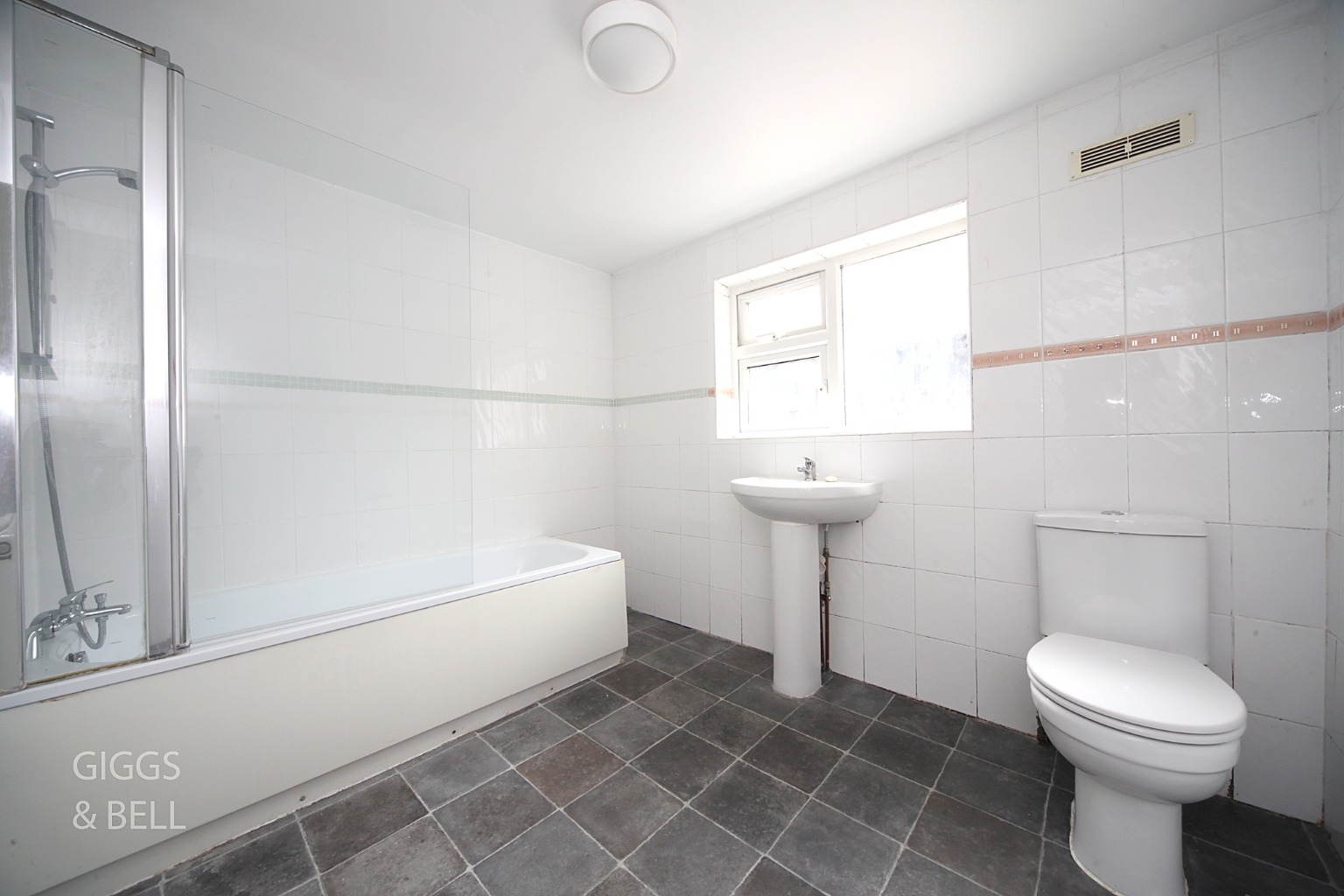 3 bed terraced house for sale in Kingsland Road, Luton  - Property Image 8