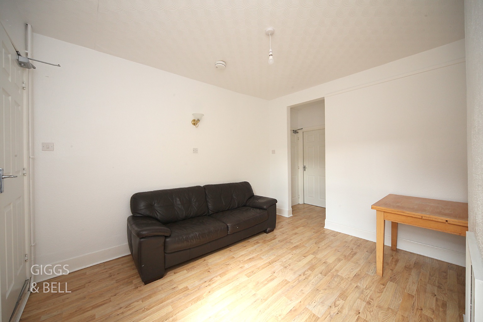 3 bed terraced house for sale in Kingsland Road, Luton  - Property Image 4